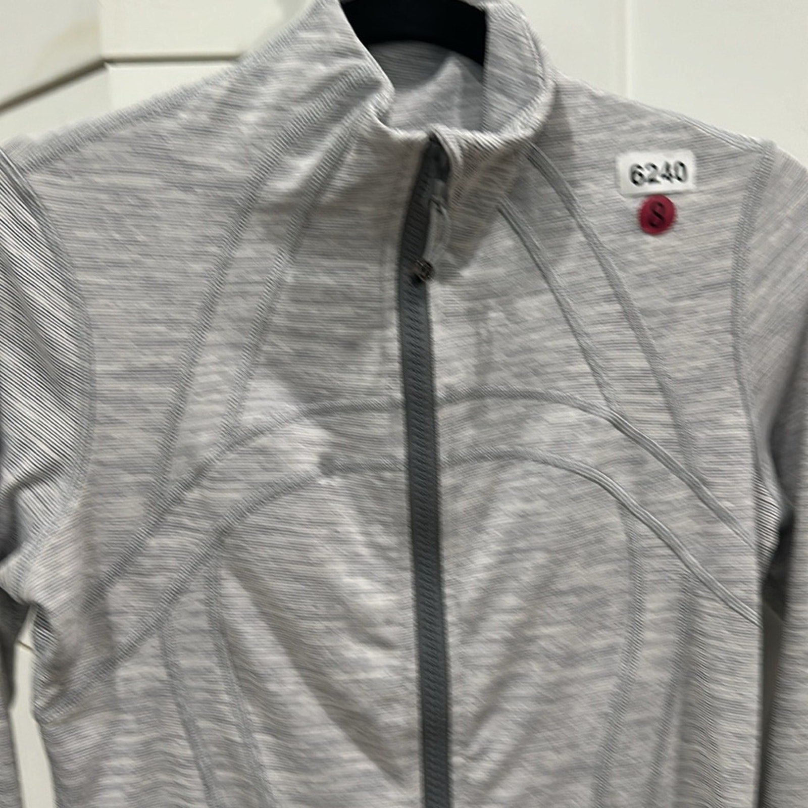(6240) LULULEMON Define Jacket Sz 8 *EUC