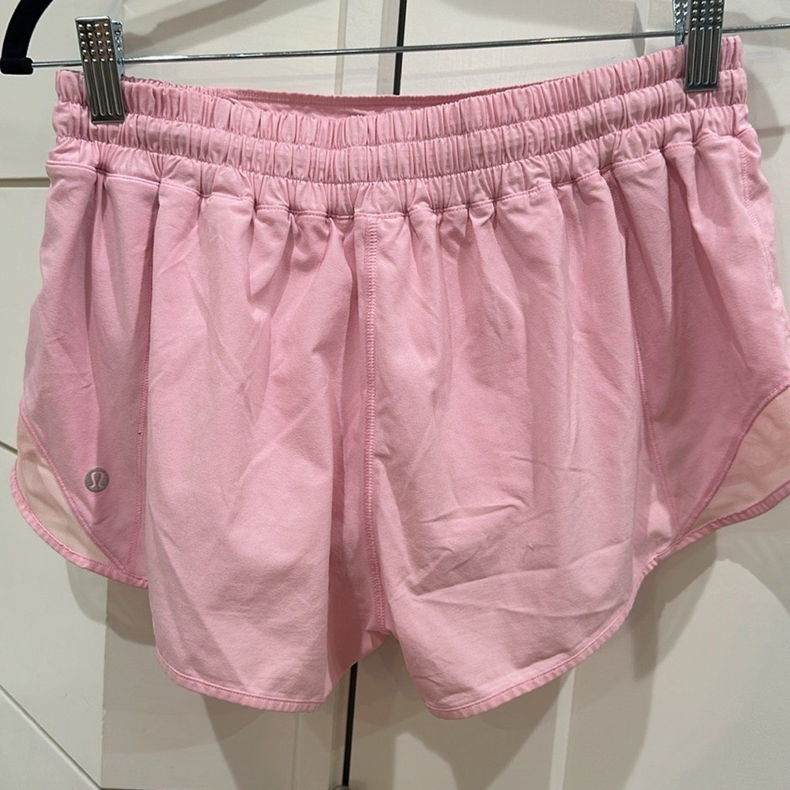 (6367) Lululemon Hotty Hot Short II *2.5" Jin MIAMI PINK Sz 10