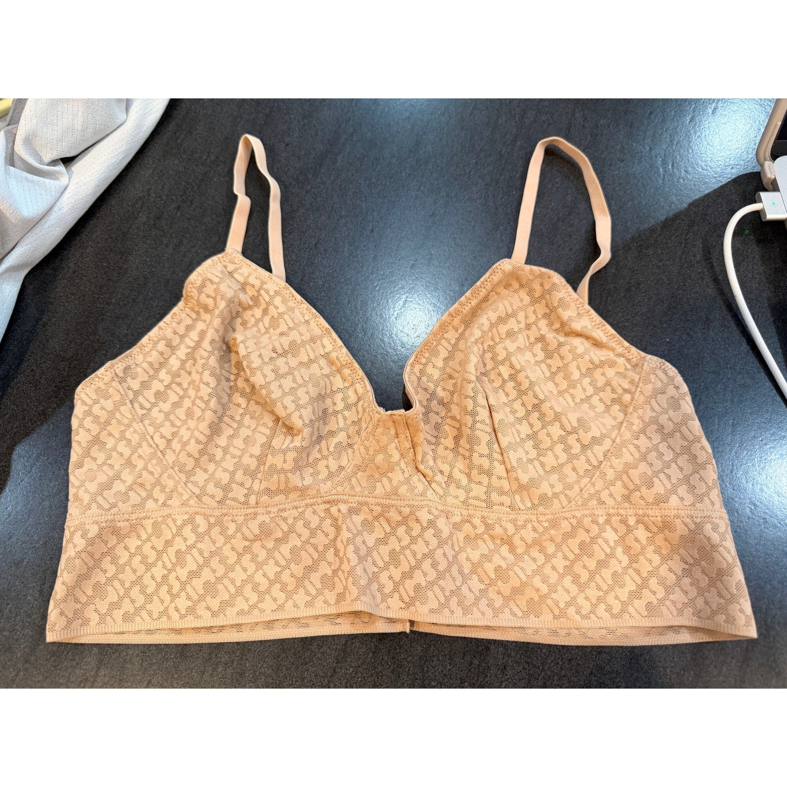 373 - NWOT SKIMS LOGO SKIMPY‎ TRIANGLE BRALETTE Sz L