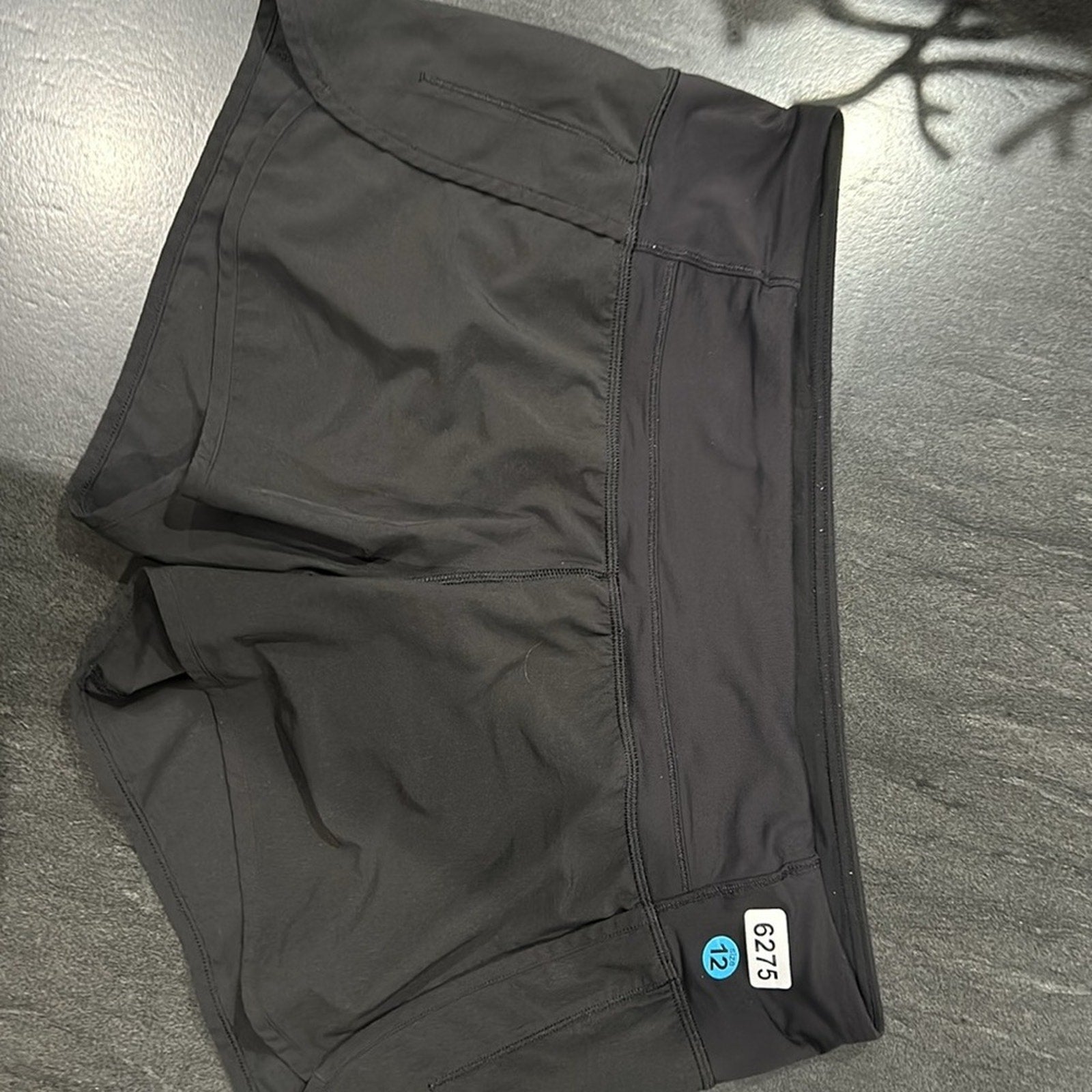(6275) LULULEMON Run: Speed Short *Block-It Pocket in Sz 12 *BLACK