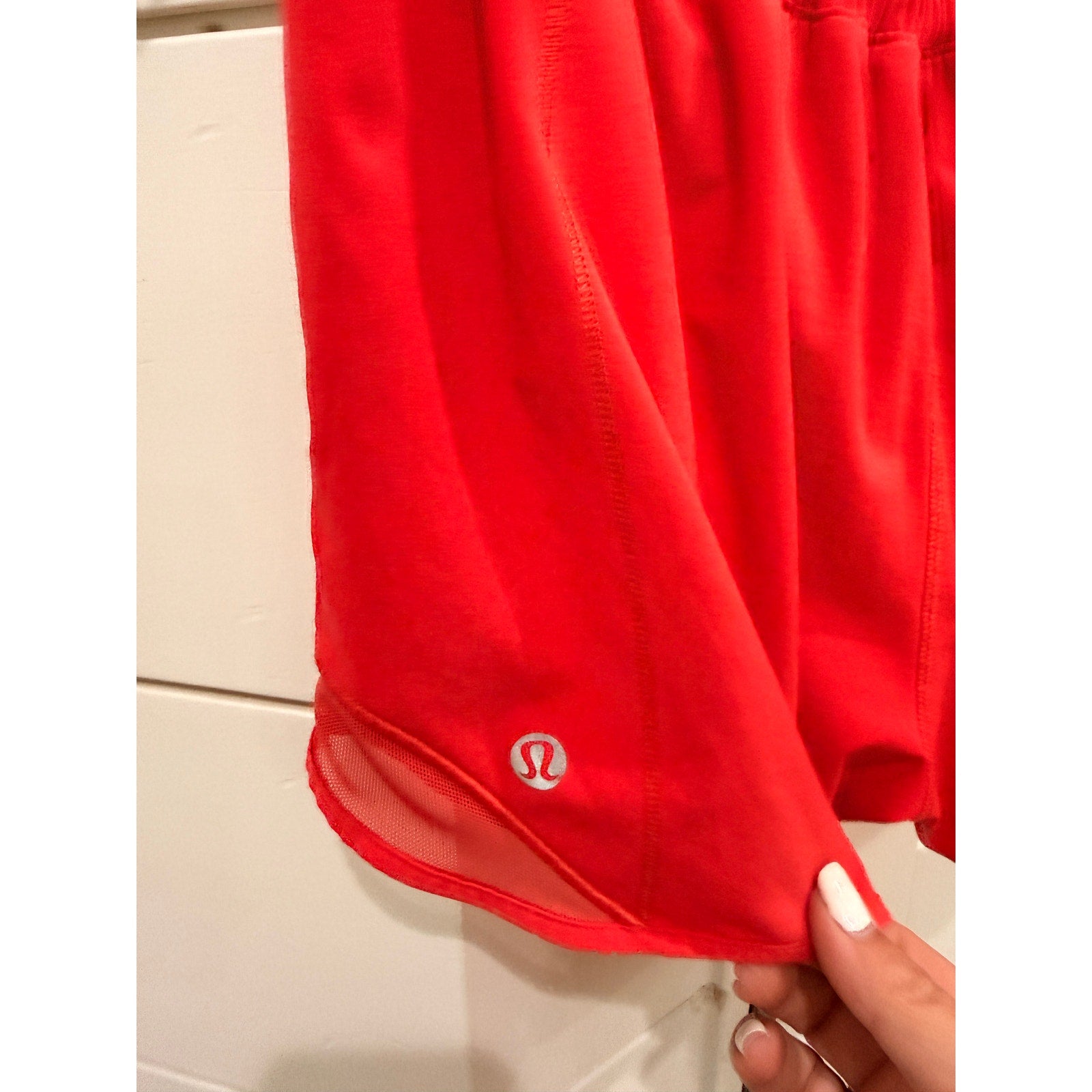 6499 Lululemon Hotty Hot Short II *Long 4" Carnation Redin Sz 6 *LOVED