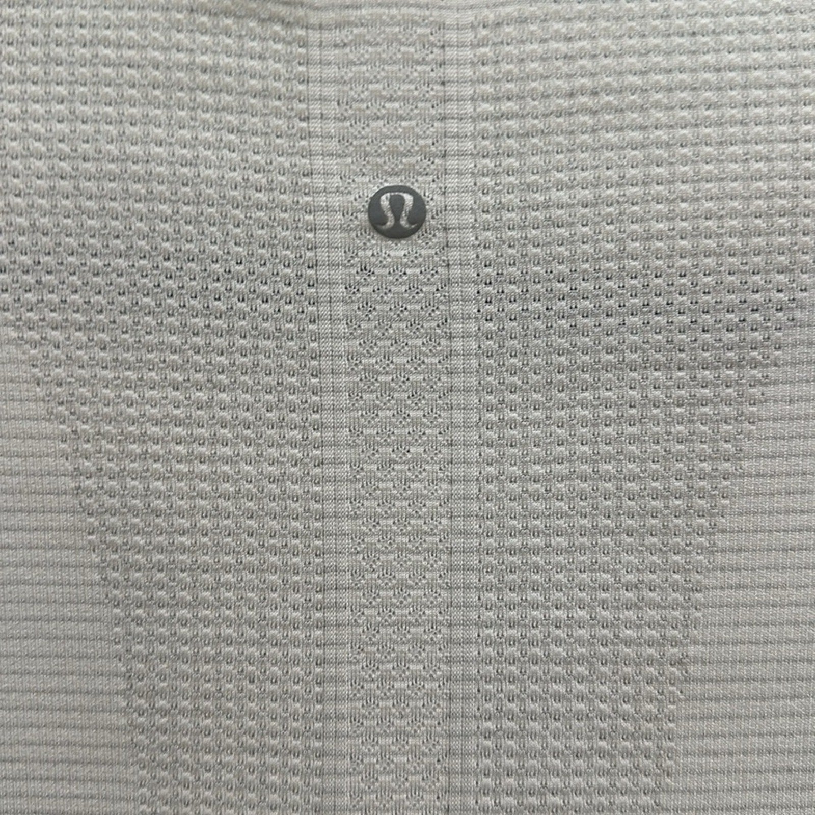 6065 - LULULEMON RUN: Swiftly Tech Short Sleeve Crew Sz 12 **FLAW