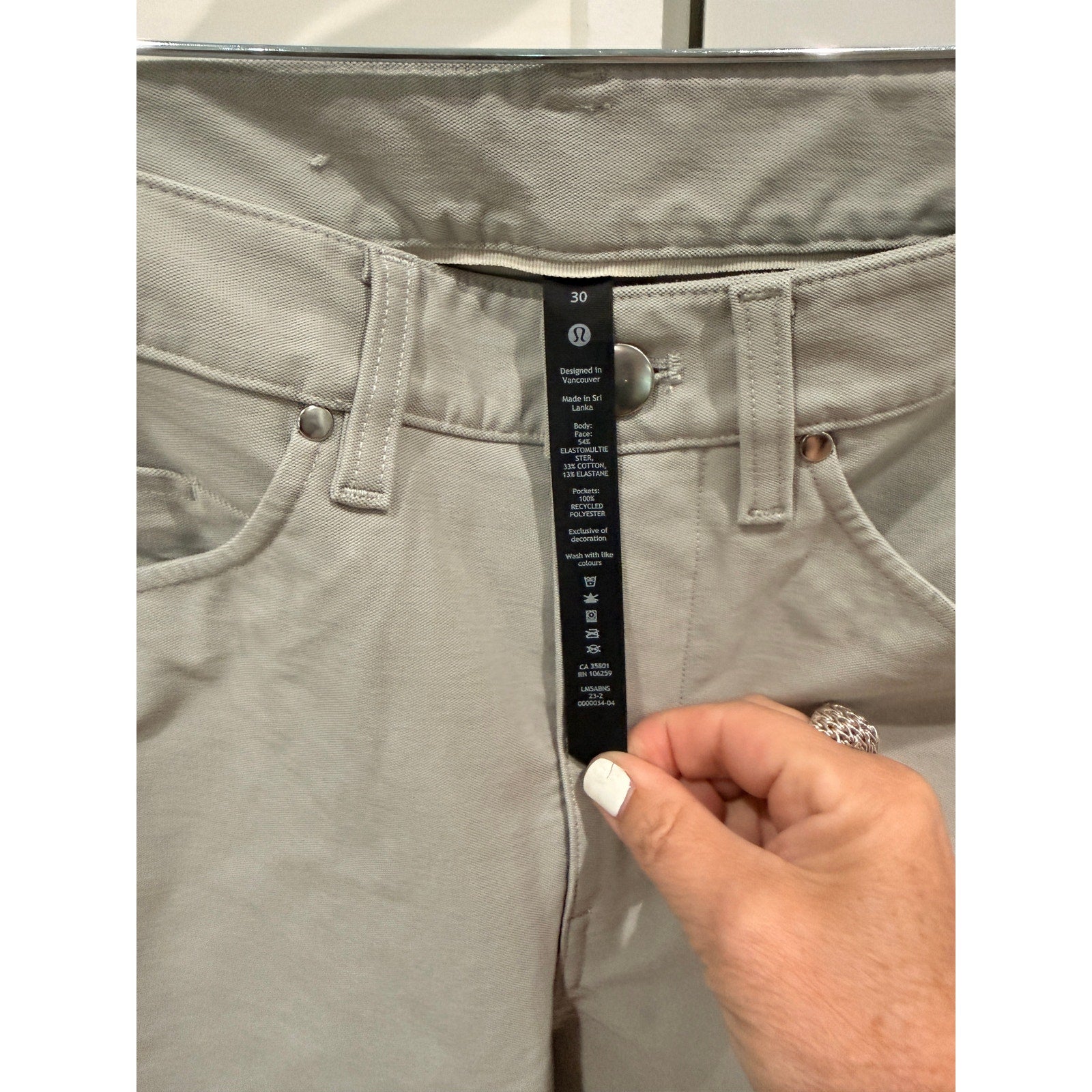 415 - LULULEMON ABC Slim-Fit Pant 32" *Utilitech Seal Grey in Sz 30W