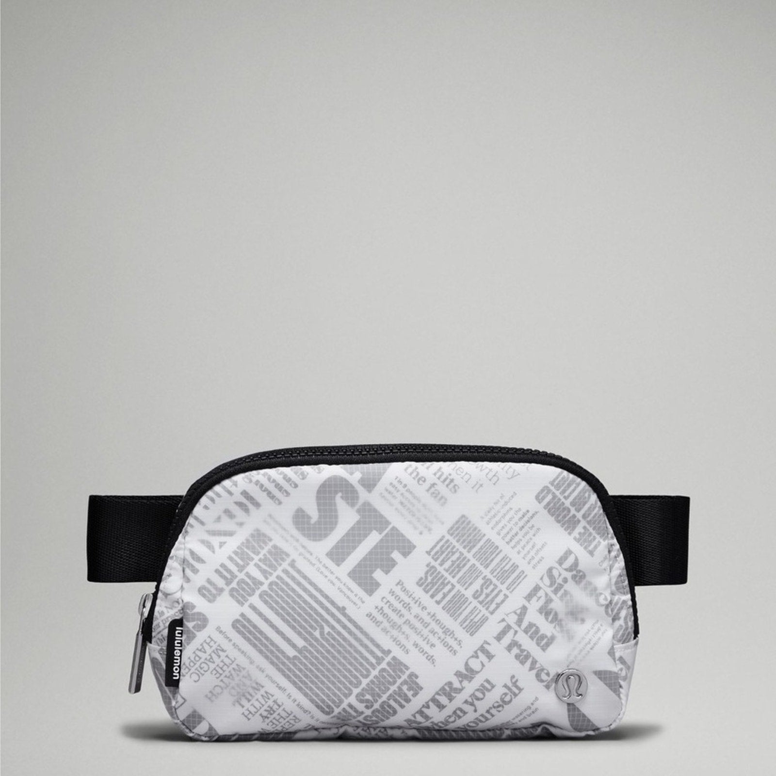 2318 NWT LULULEMON MANIFESTO Belt Bag IN White/Black