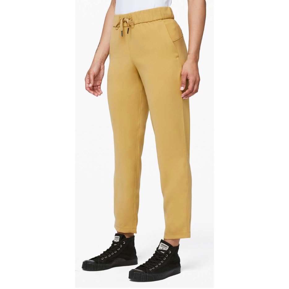 6605 LULULEMON On the Fly 7/8 Pant *Woven Vintage Gold sz 4 *LOVED