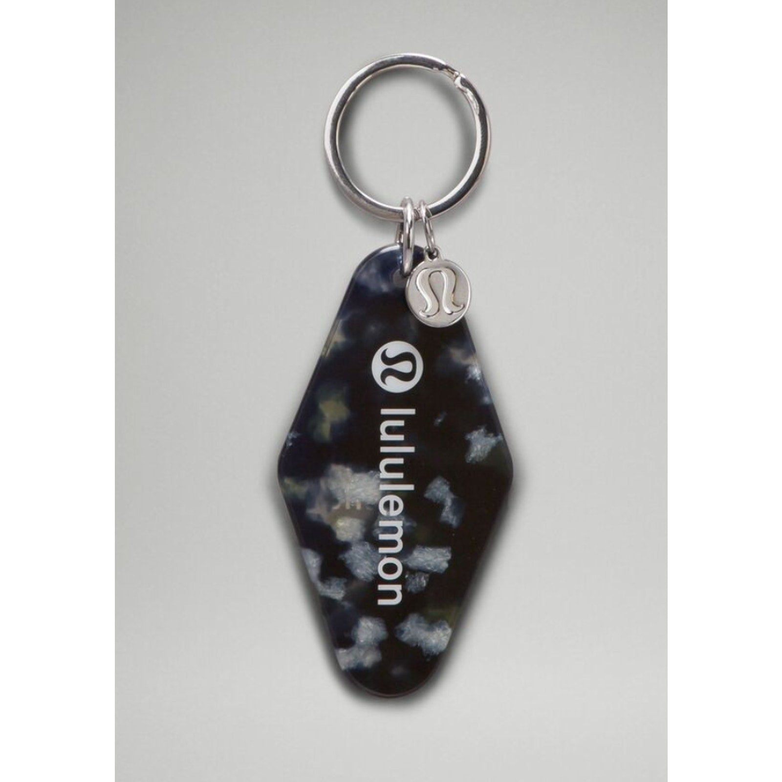 404 - NWT Lululemon Diamond-Shaped Hotel Keychain -BMVF