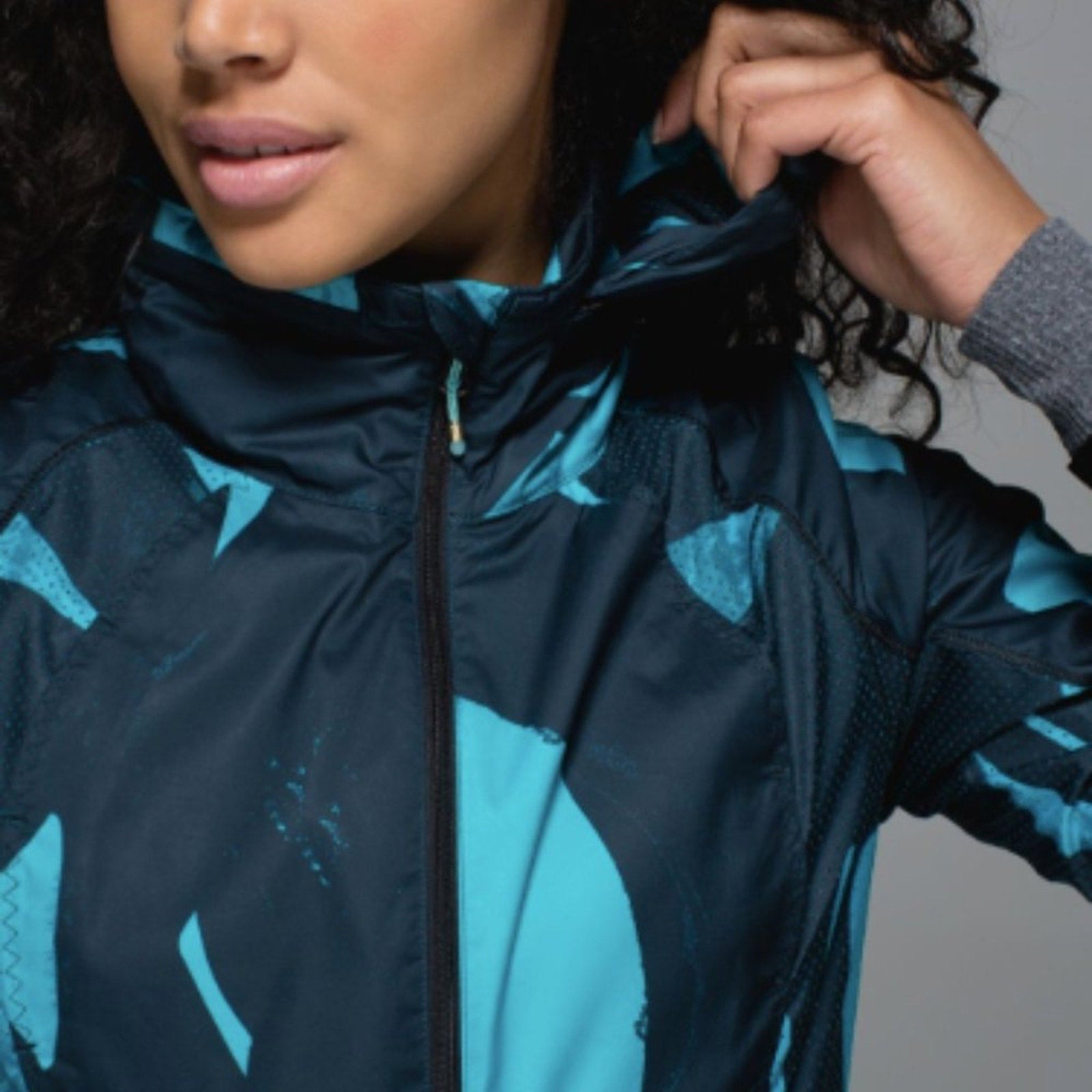 (2175) LULULEMON Back Pack It Jacket Sz 8 **LOVED**