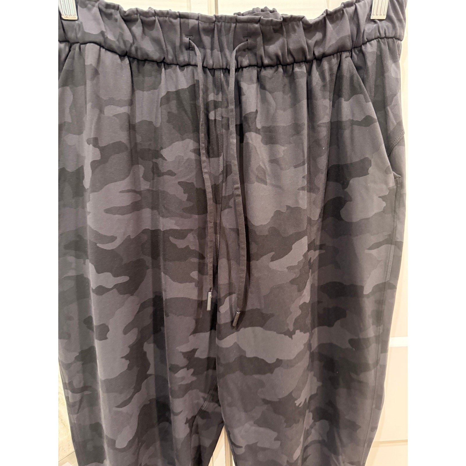 6827 Lululemon Stretch High-Rise Jogger *Full Heritage 365 Camo Deep Coal Sz10