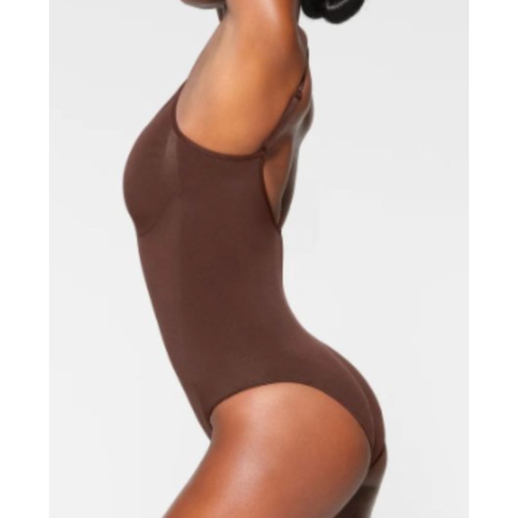 2267 SKIMS NWOT SEAMLESS SCULPT BRIEF BODYSUIT in COCOA in XXS/XS