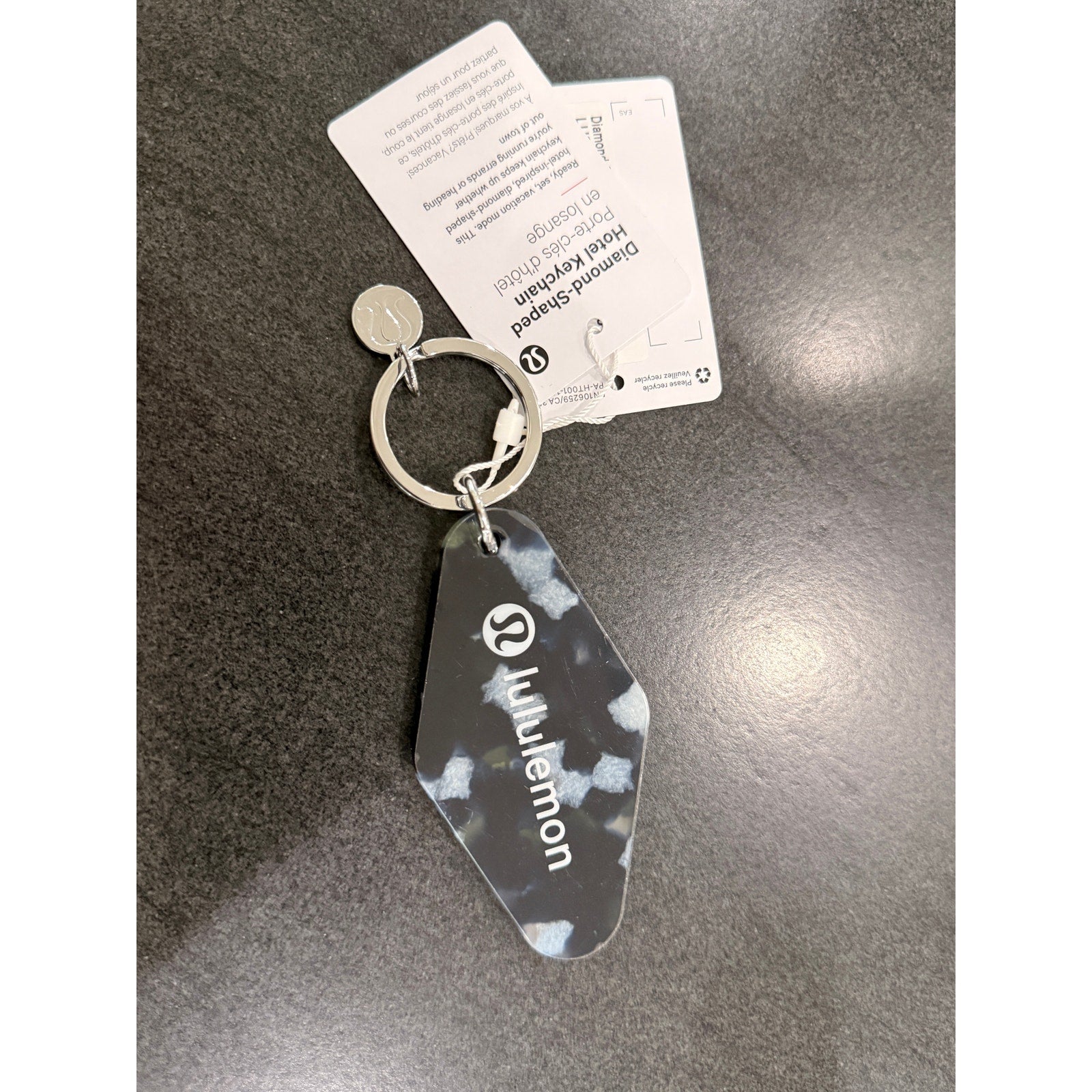 404 - NWT Lululemon Diamond-Shaped Hotel Keychain -BMVF