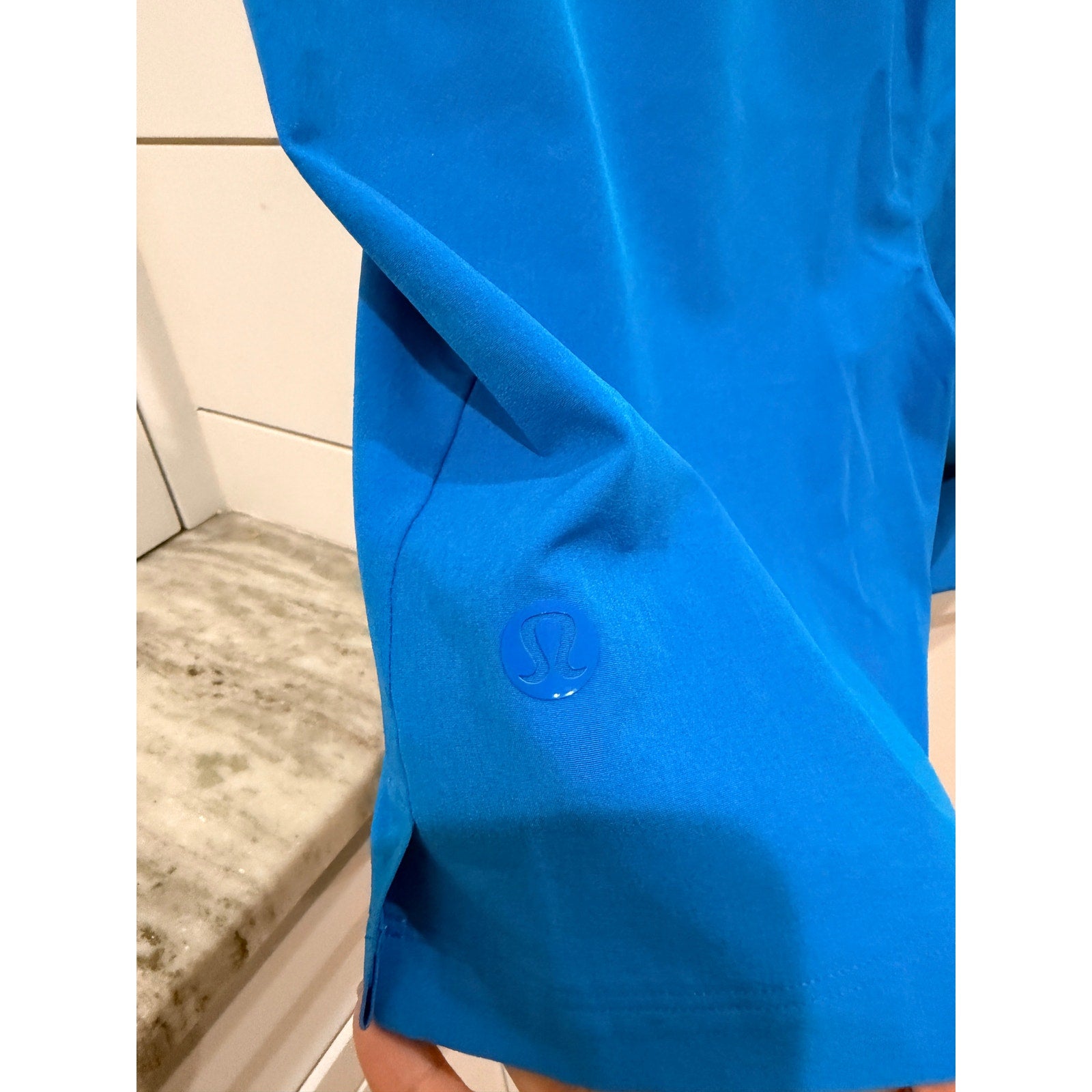 348 - LULULEMON Pool Short 7" Paneled in Blue - Size L