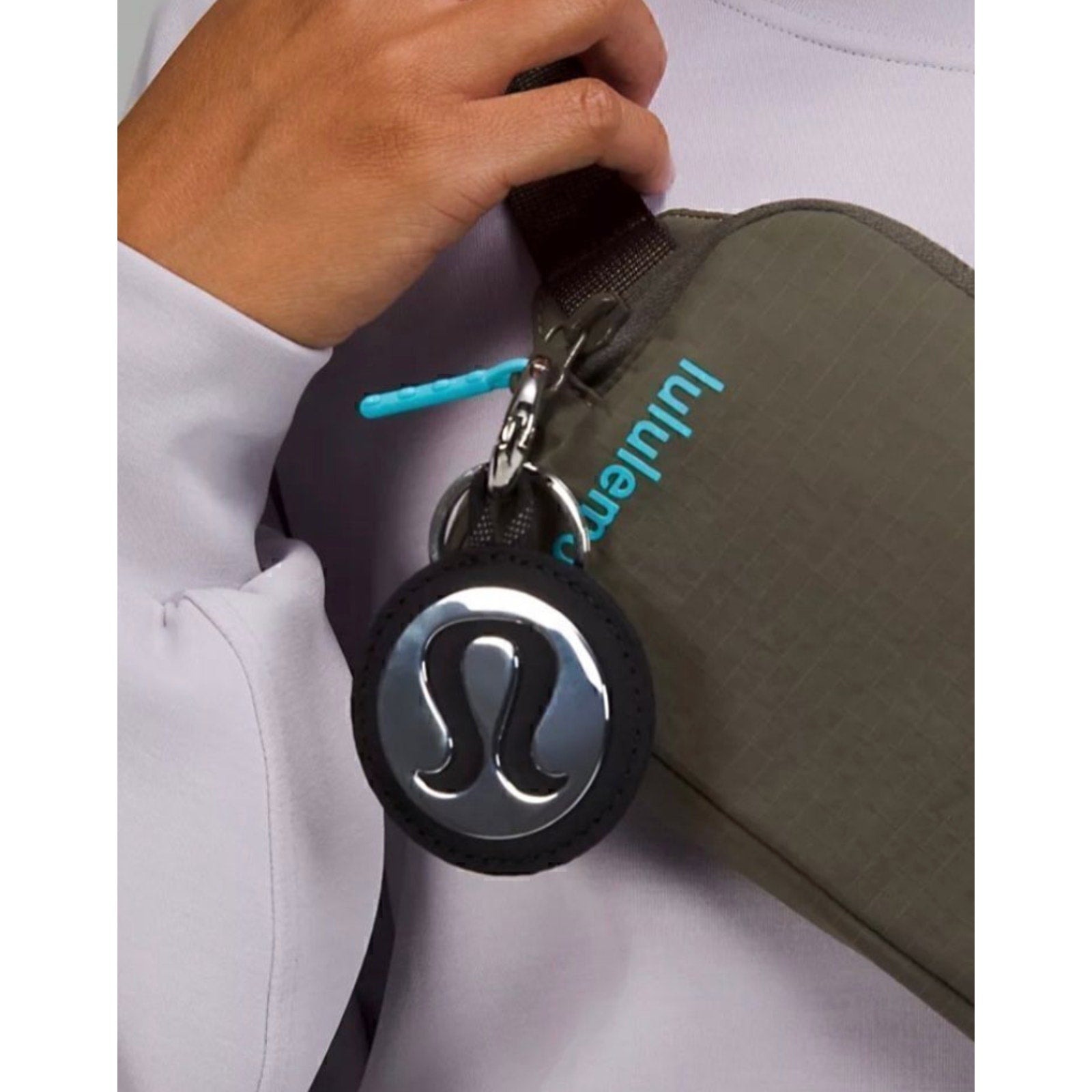 396 - NWT Lululemon Logo Keychain Mirror Silver/Black