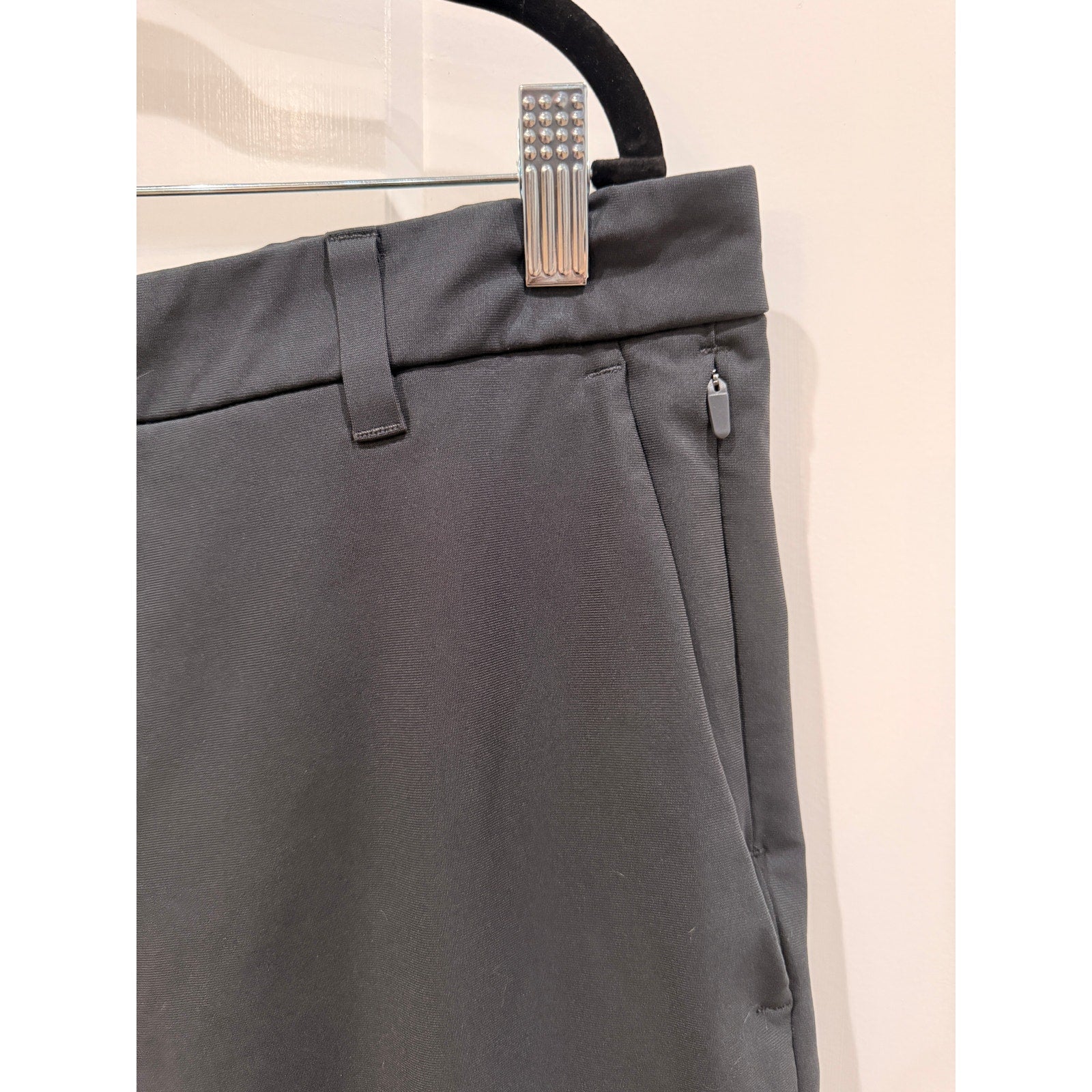 6503 - LULULEMON Commission Pant Classic 34" *Warpstreme in BLK/Obsidian 38W