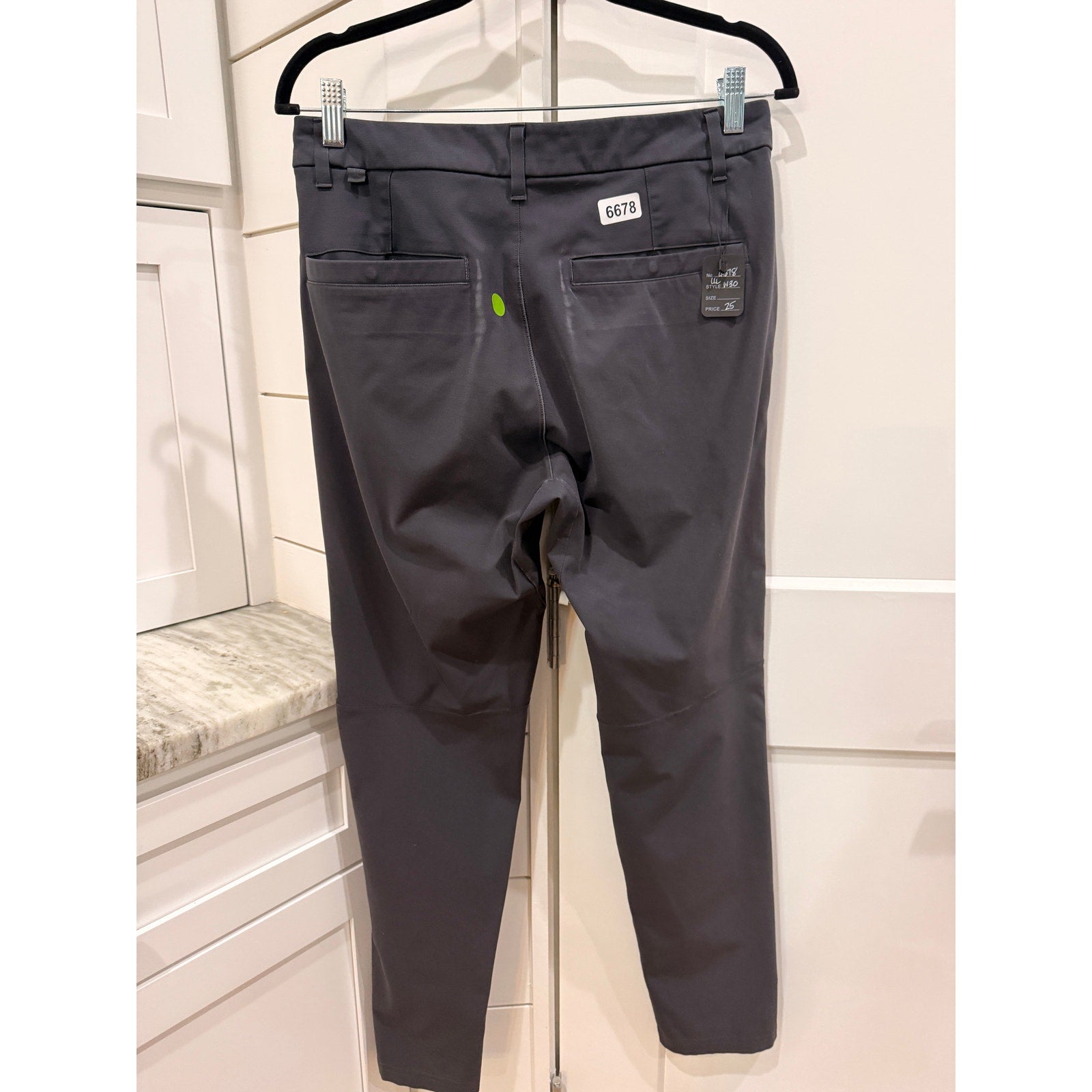 6678 - LULULEMON Commission Pant Slim *Warpstreme Sz 30W in NAVY *SOME WEAR
