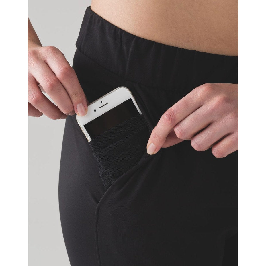 363 LULULEMON On The Fly Pant in Black in Sz 6