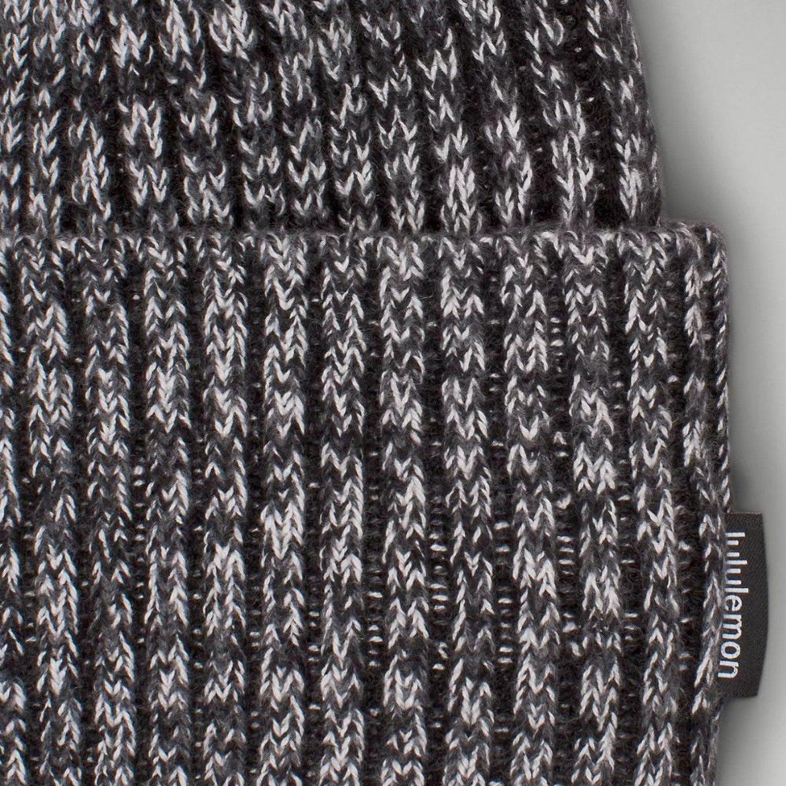 2312 NWT LLL Women's Textured Fleece-Lined Knit Beanie in Blk/Grey/White/Blk