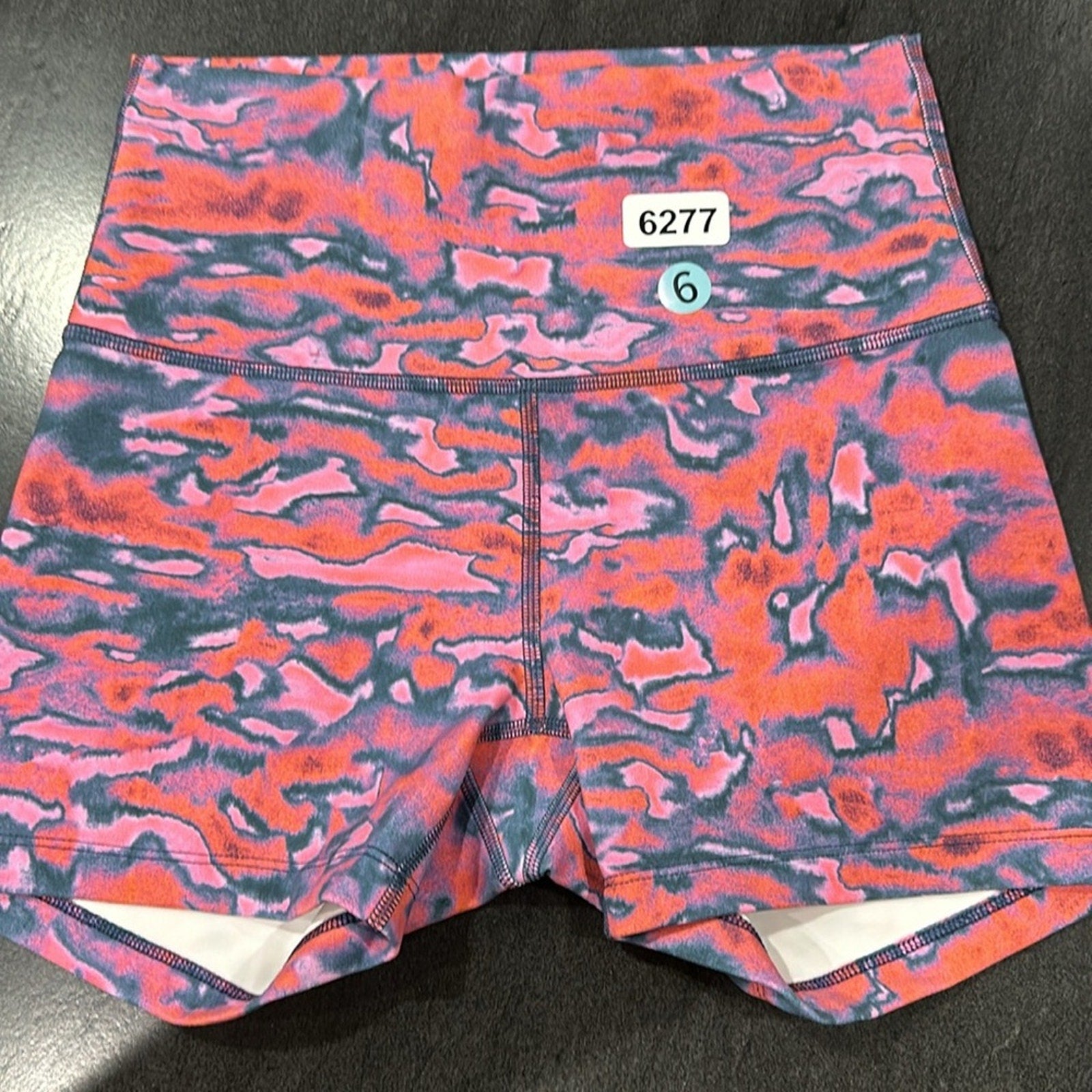 (6277) LULULEMON Wunder Train High-Rise Short 6" in Sz 6 *GORGEOUS