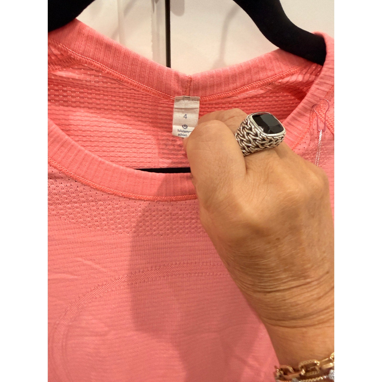 74 - LULULEMON Swiftly Tech Sht-Slve Shirt Hip Lngth in FLAREi Sz 4