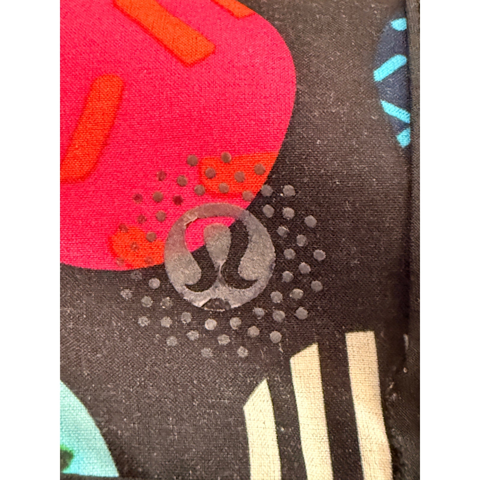 92 - LULULEMON Tracker Short III 2015 Seawheeze - PKAB / Black Sz 8 *RARE