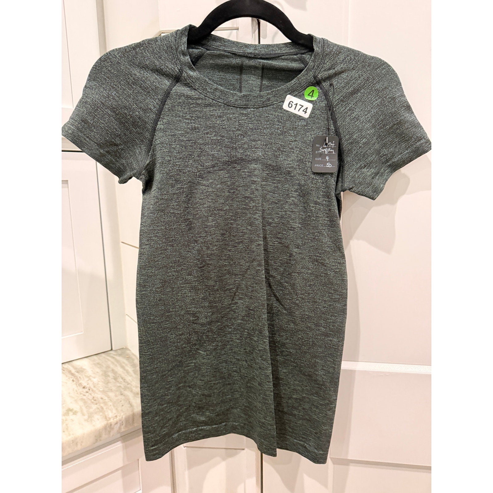 6174 - LULULEMON Swiftly Speed Short Sleeve Blk /Dp Coal /Clean Grn  Sz 4 *RARE