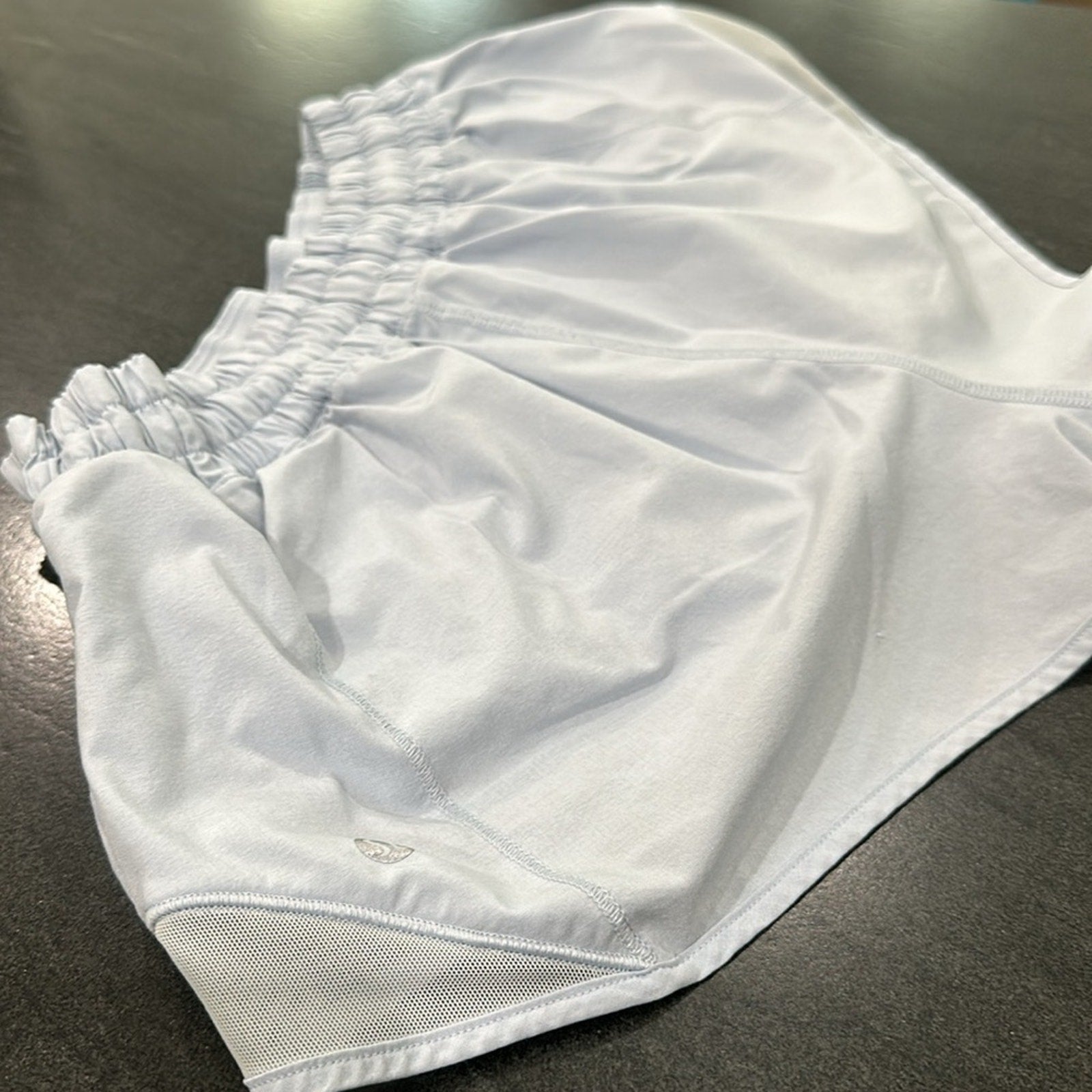 6258 LULULEMON HOTTY HOT 2.5" in Sz 8 **LOVED** in WINDMILL