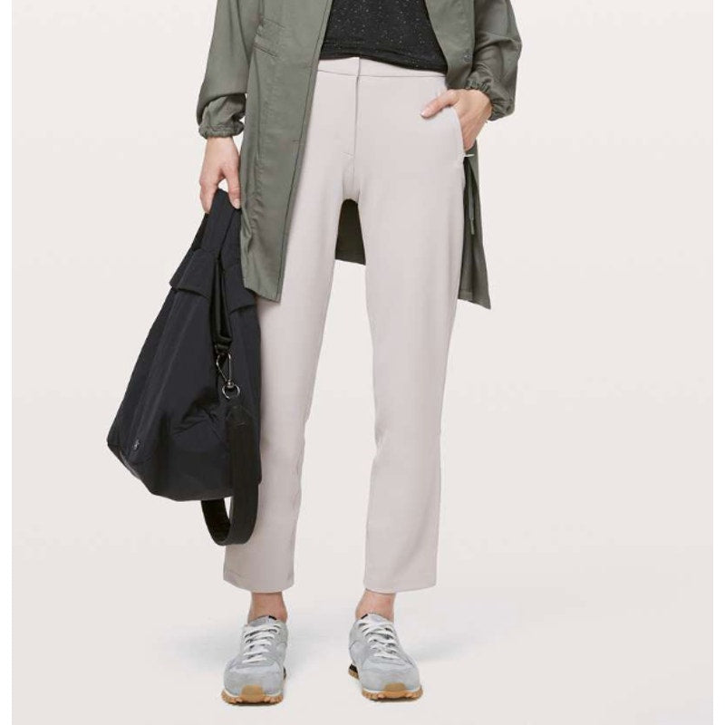 349 - LULULEMON On The Move Pant *Lightweight French Clay in Sz 6