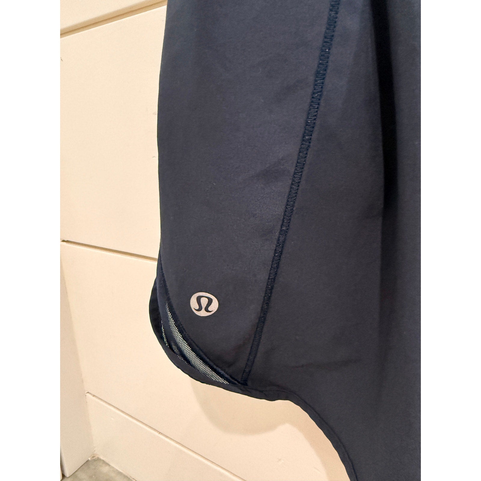 6726 Lululemon Hotty Hot Short II *Long 4" True Navy in Sz 10 TALL *LOVED