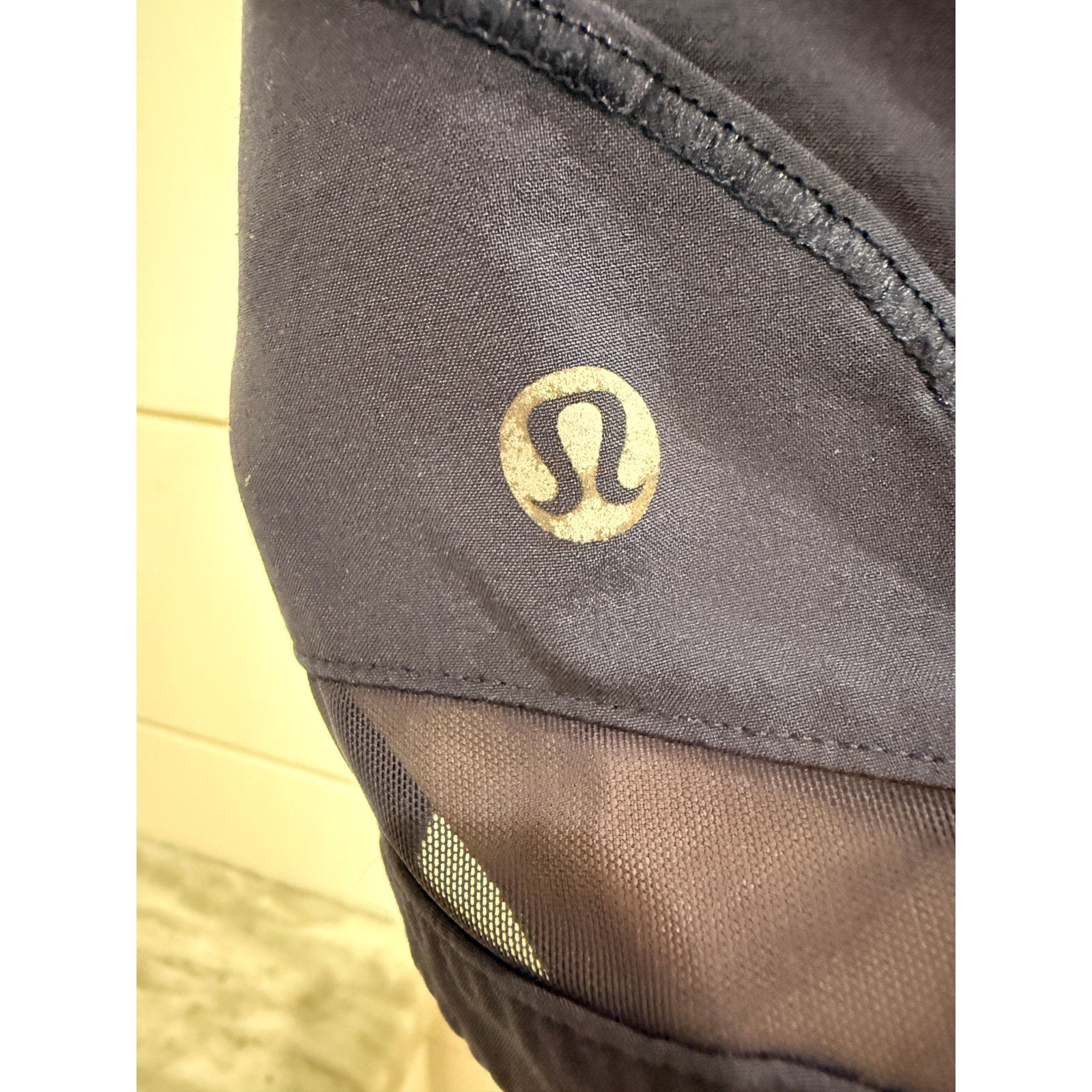 1876 Lululemon Pace Perfect Short (3") Midnight Navy Sz 8 *LOGO FADE