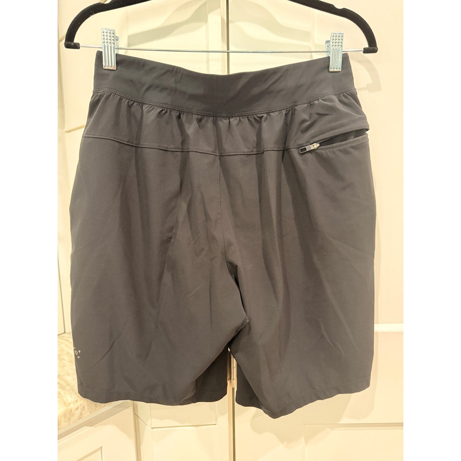 355 - LULULEMON T.H.E. Short 9" *Liner Black in SMALL