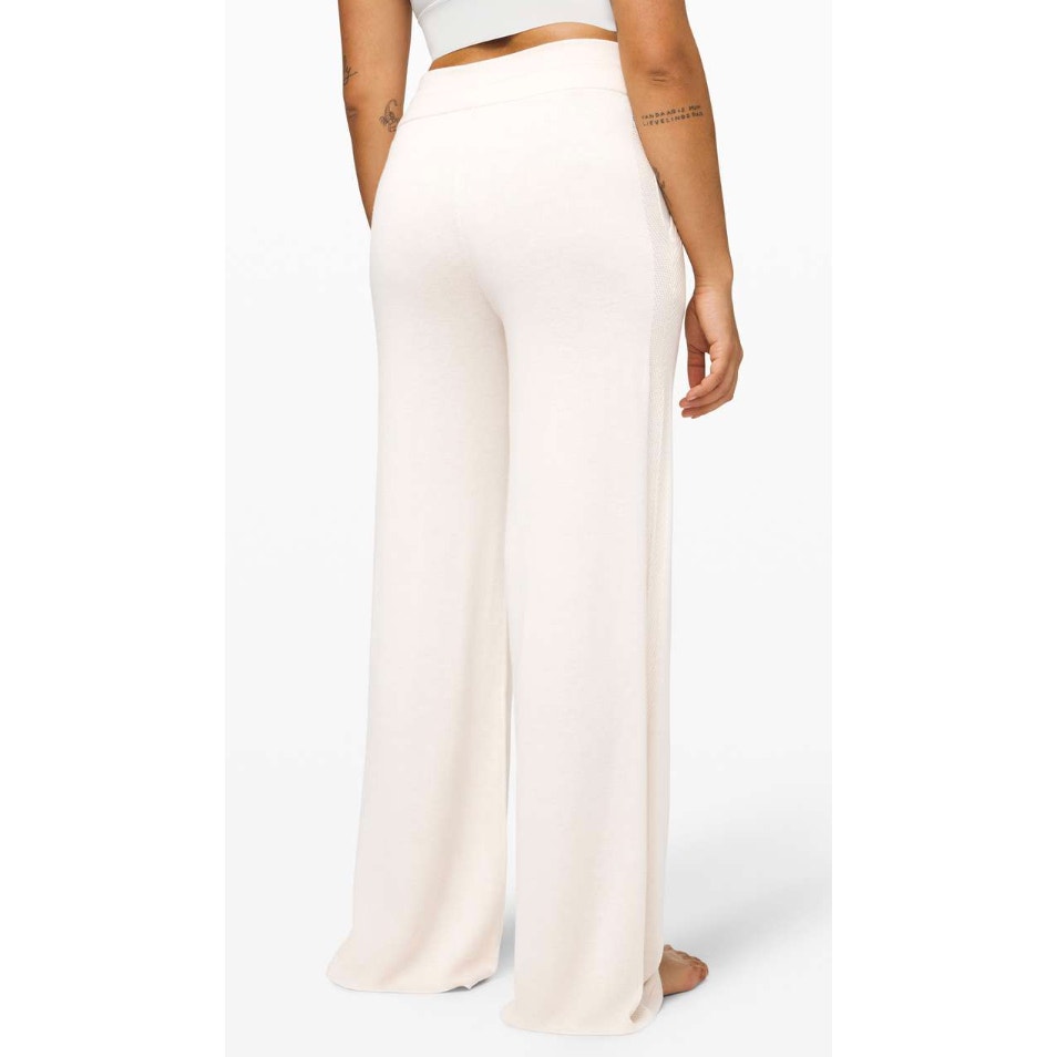 6684 LULULEMON In The Comfort Zone Pant Light Ivory Sz 10 *FLAW *CASHMERE