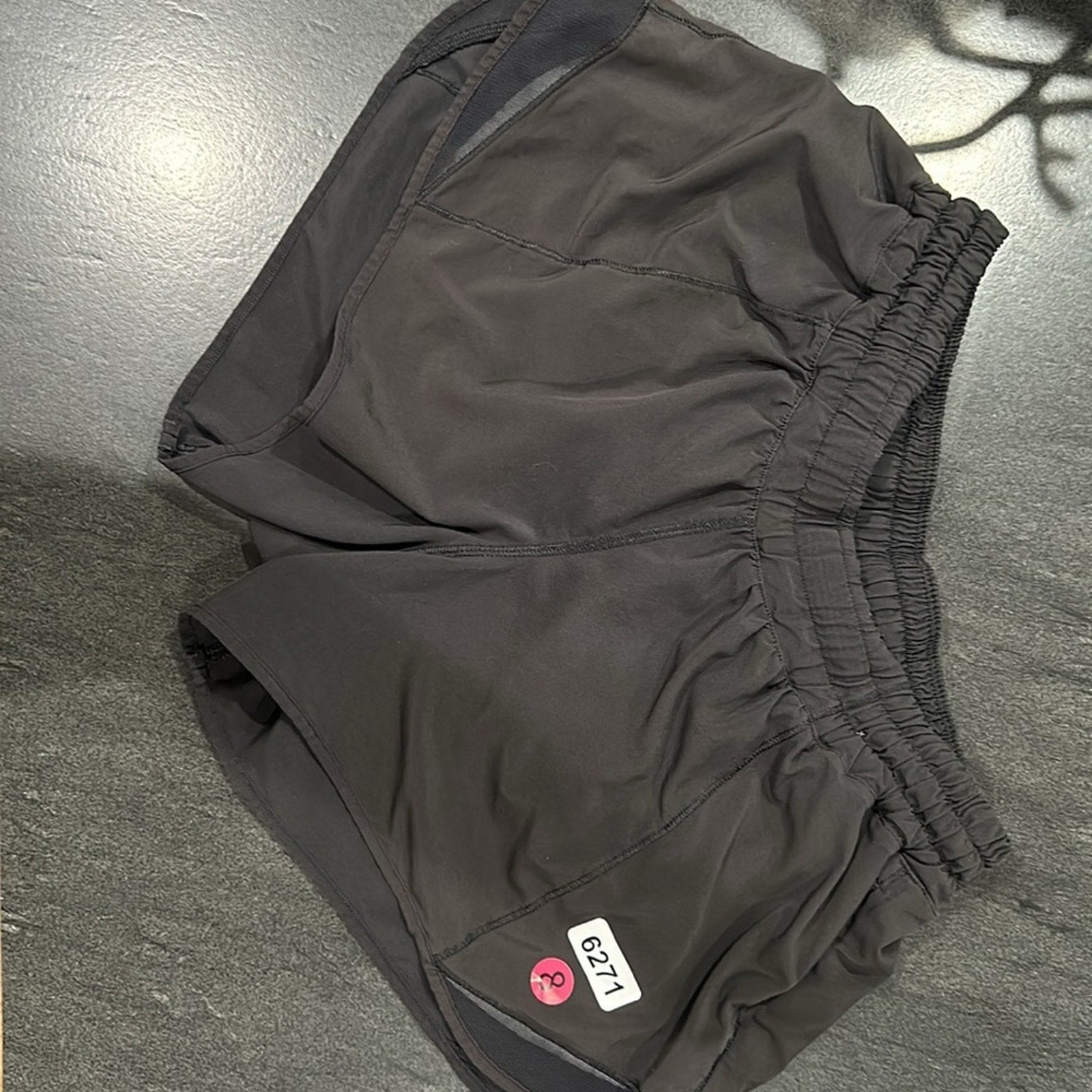 (6271) LULULEMON Hotty Hot Short 4" Sz 10 **LOVED *logo faded