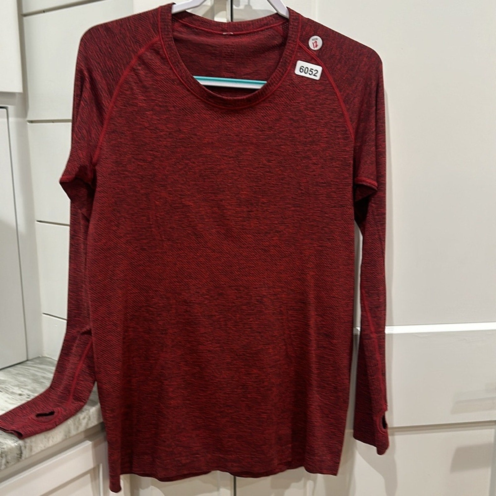 (6052)  🍋 LULULEMON RUN: Swiftly Tech Long Sleeve Crew Sz 12 *EUC