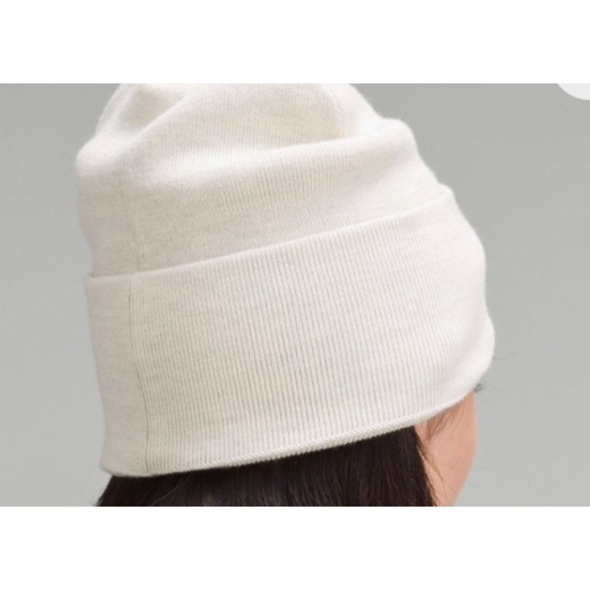 0223 NWT LULULEMOON Warm Revelation Beanie in L/XL **SOLD OUT