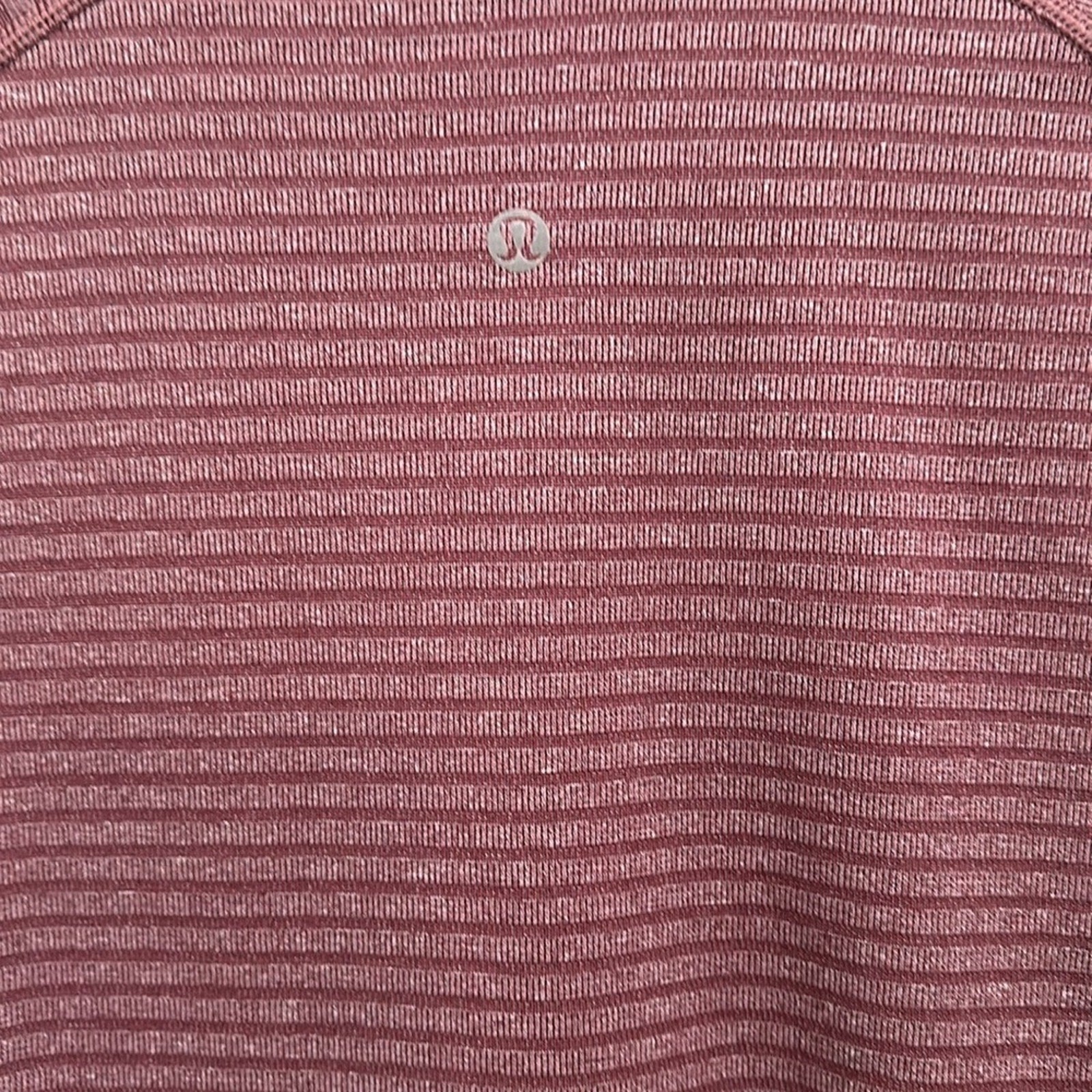 6051 -  LULULEMON RUN: Swiftly Tech Long Sleeve Crew Sz 8 *EUC