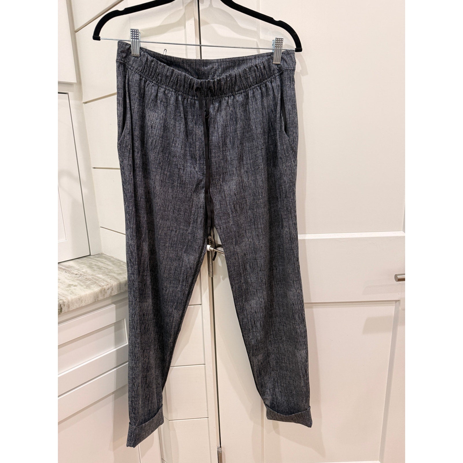 6478 LULULEMON On The Fly Pant *28" sz 8 *LOVED