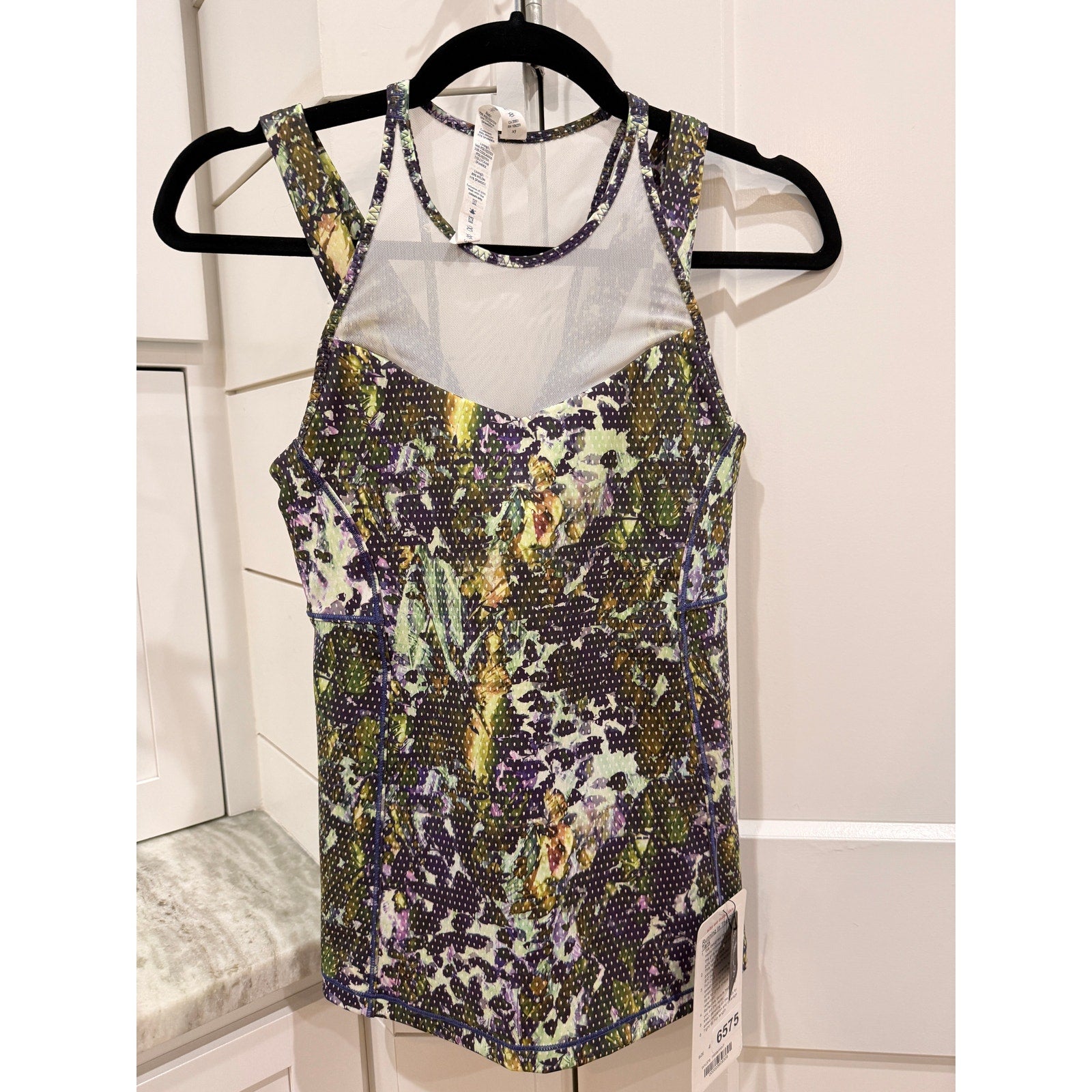 6575 NWT Lululemon Running In The City Tank *VERY RARE Sz 4 *Vintage