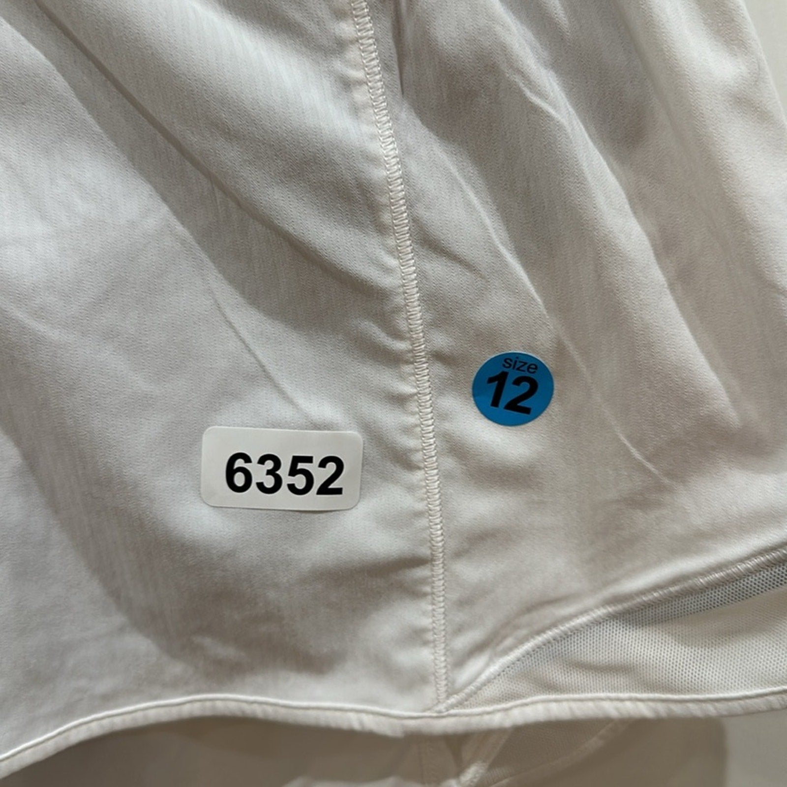 (6352) Lululemon Hotty Hot Short *High-Rise 2.5" in Sz 12