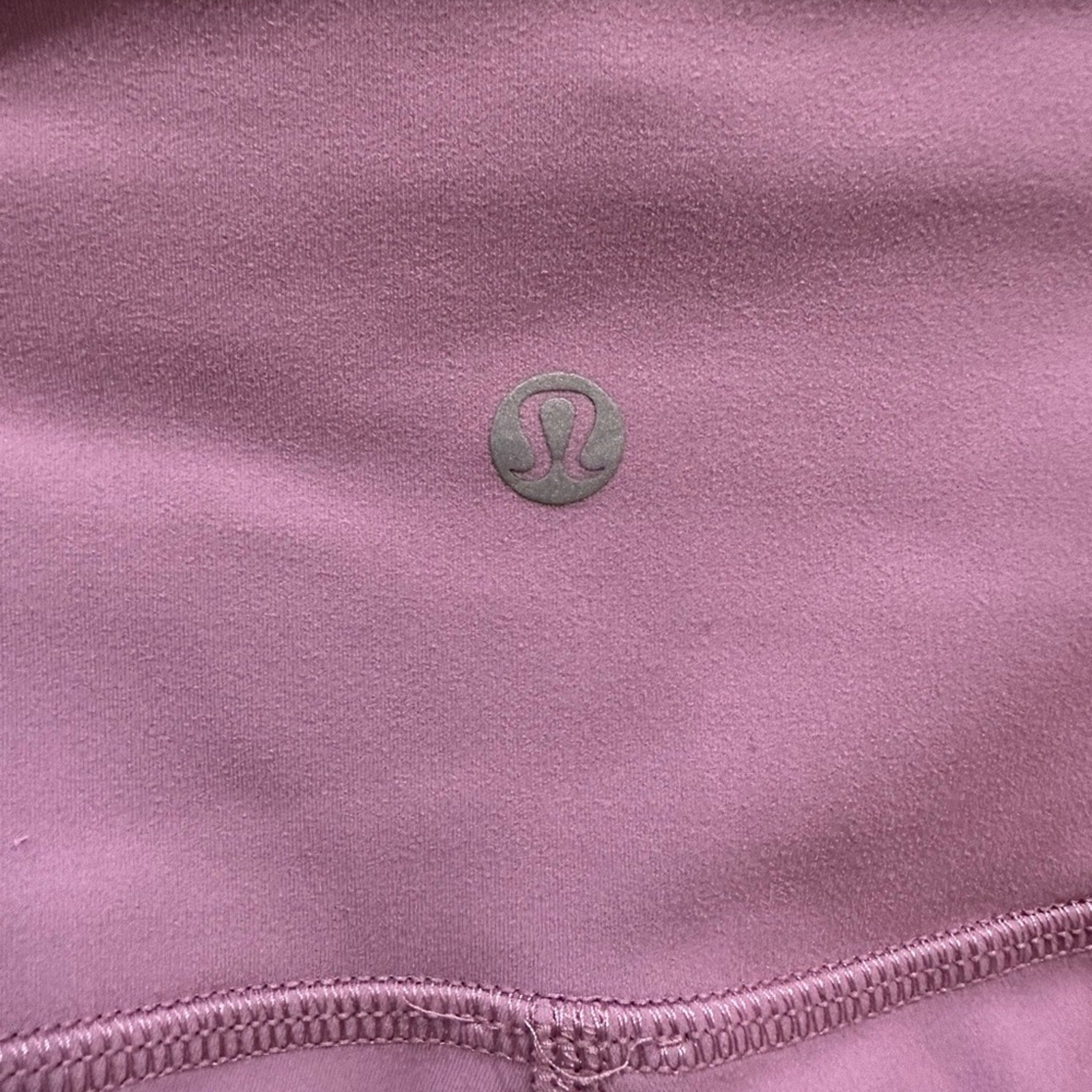 (2192) LULULEMON WUNDER TRAIN HR 25" Sz 4