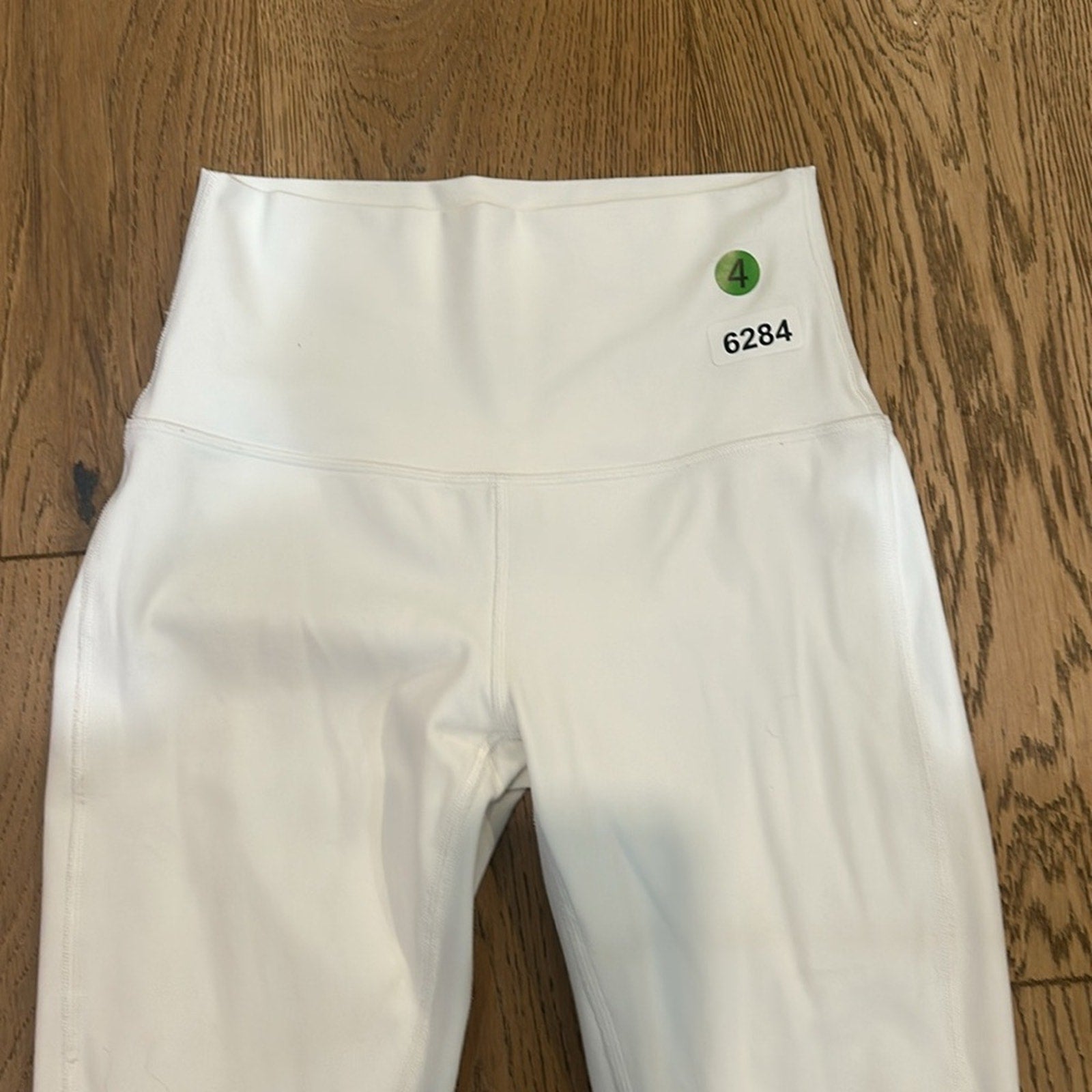 (6284) LULULEMON Align Crop *21" Sz 4 *LOVED