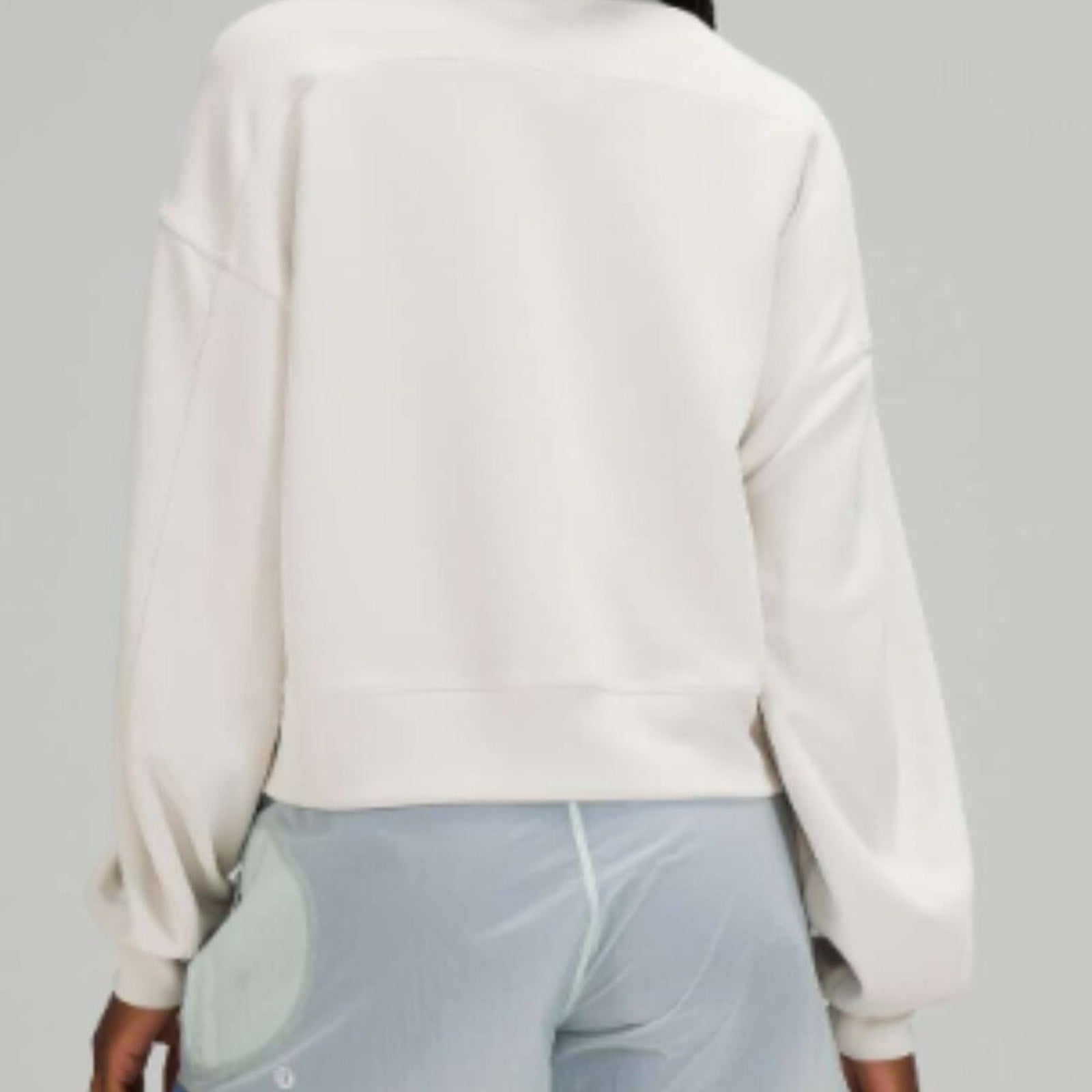 (2485) LULULEMON Perfectly Oversized Cropped Crew *Softstreme™ P2P=26.5"