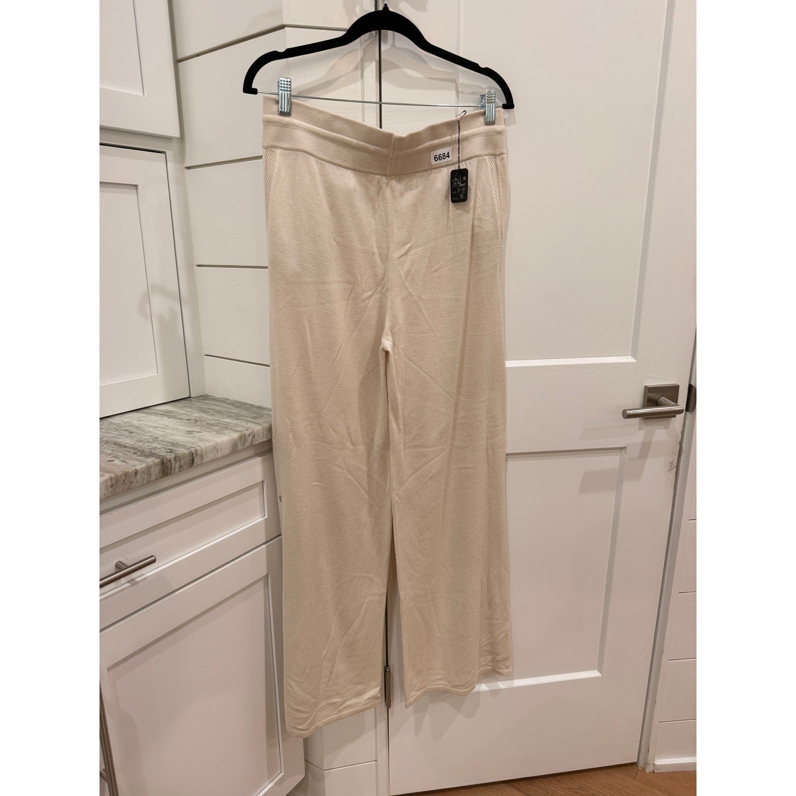 6684 LULULEMON In The Comfort Zone Pant Light Ivory Sz 10 *FLAW *CASHMERE
