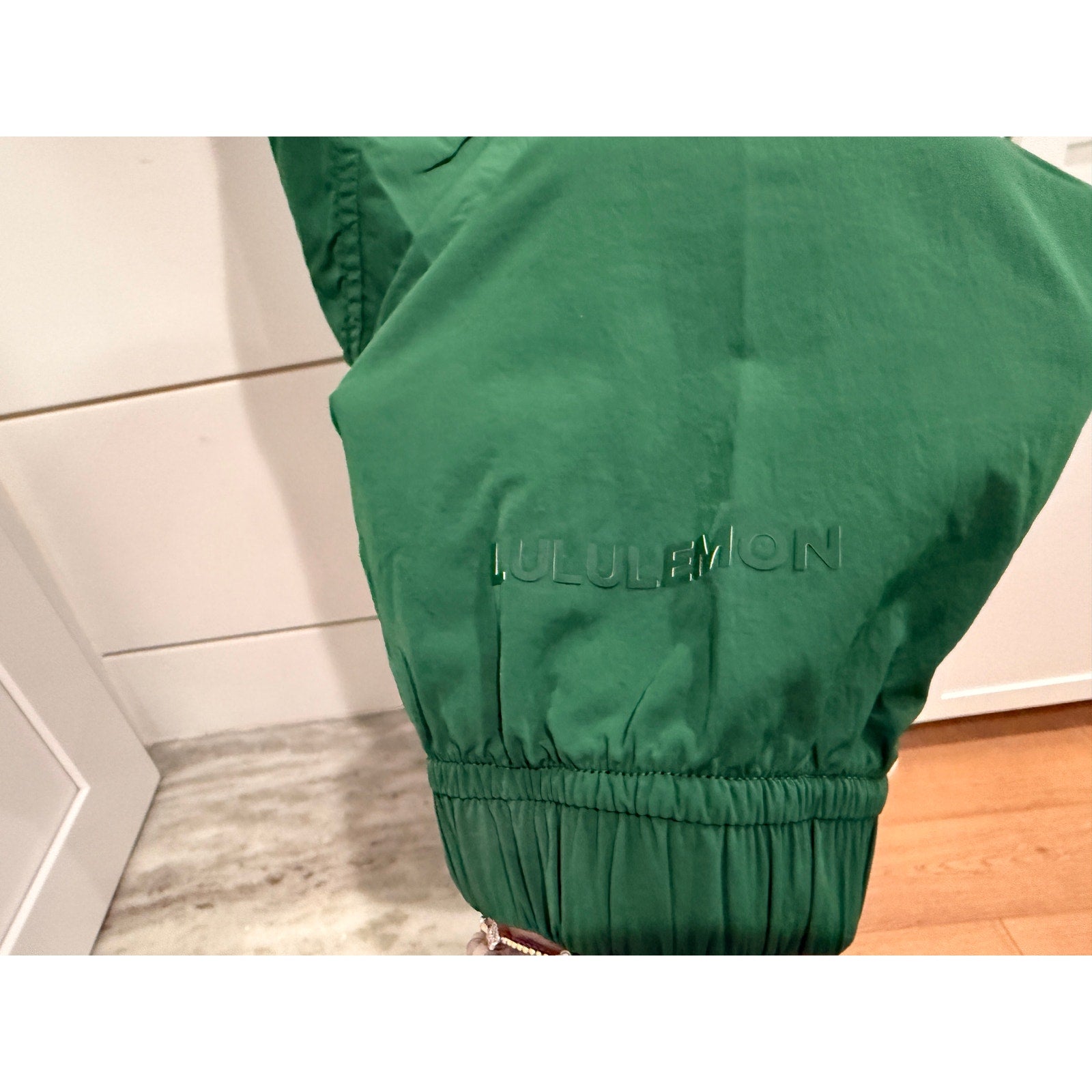 461 - Lululemon Lightweight Hooded Jacket in Everglade Green Sz 6