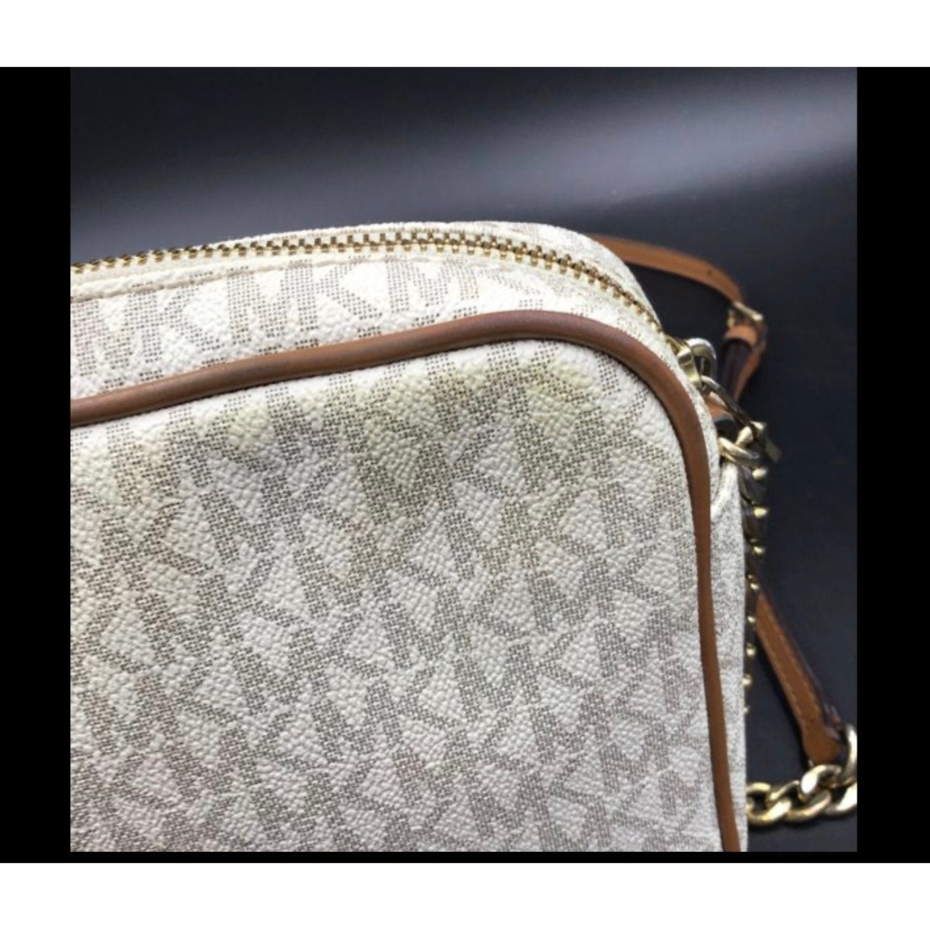 0226 NWT Michael Kors Signature MK Crossbody ** AUTHENTICATED