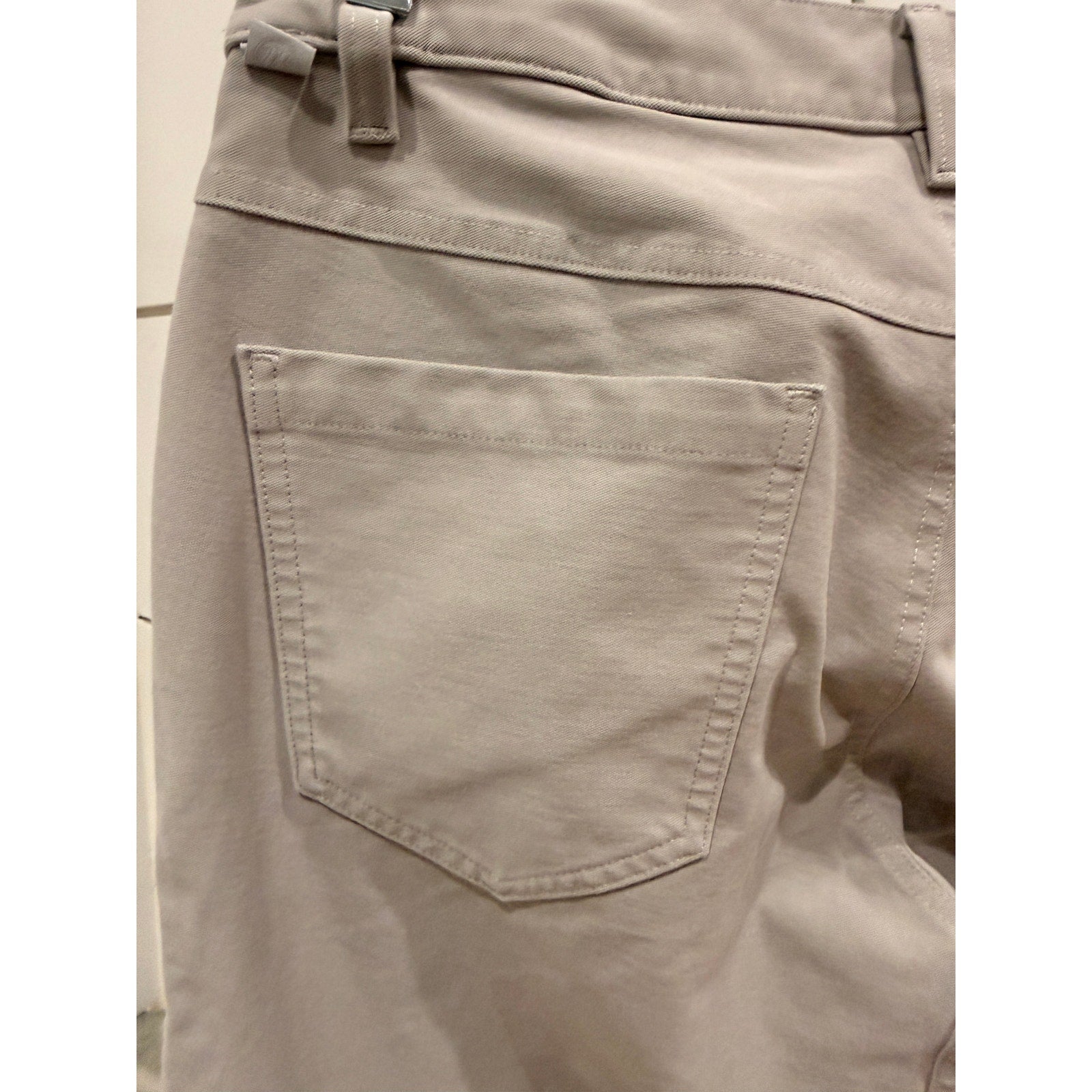 415 - LULULEMON ABC Slim-Fit Pant 32" *Utilitech Seal Grey in Sz 30W
