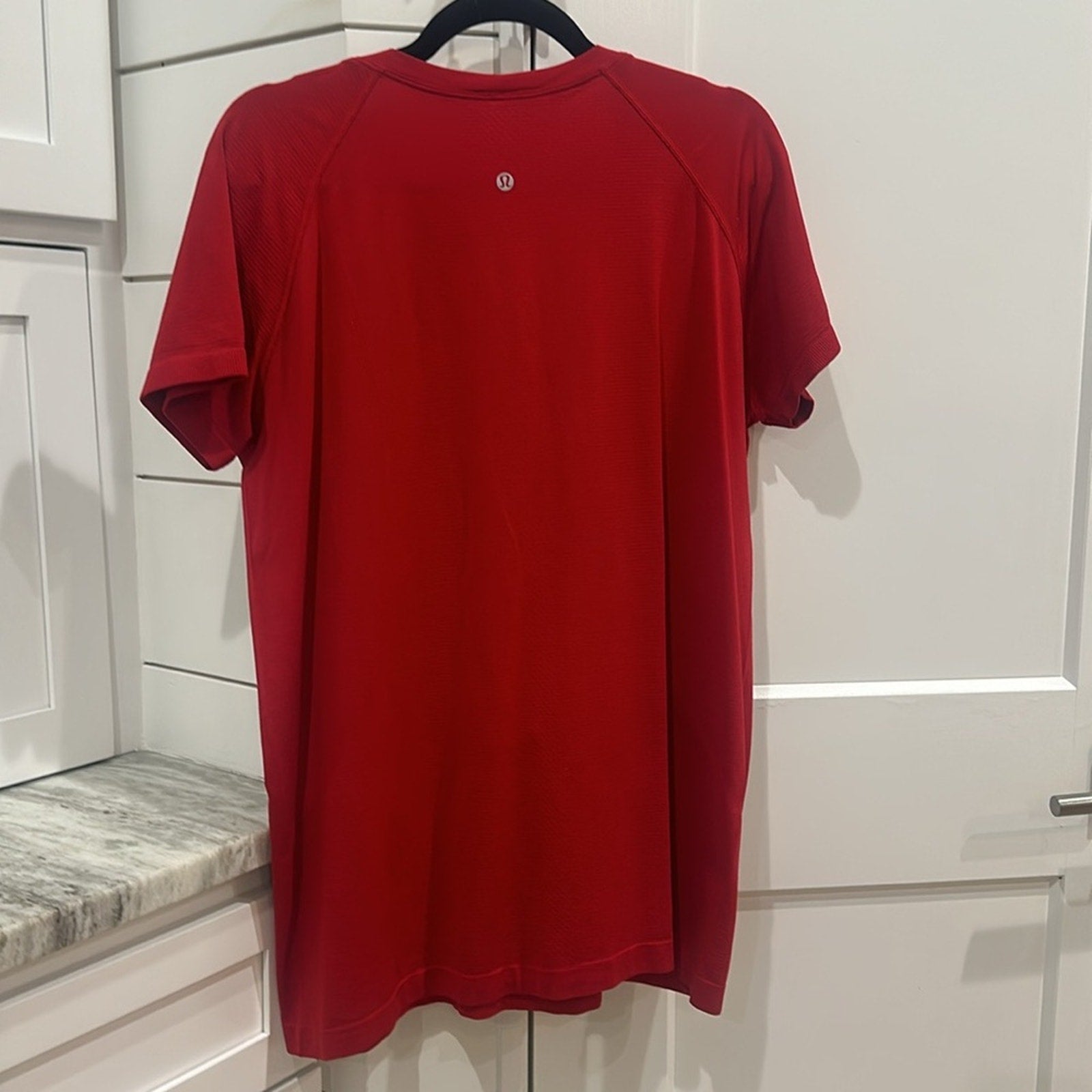 6233 - LULULEMON RUN: Swiftly Tech Short Sleeve Crew Sz 18 **LOVED