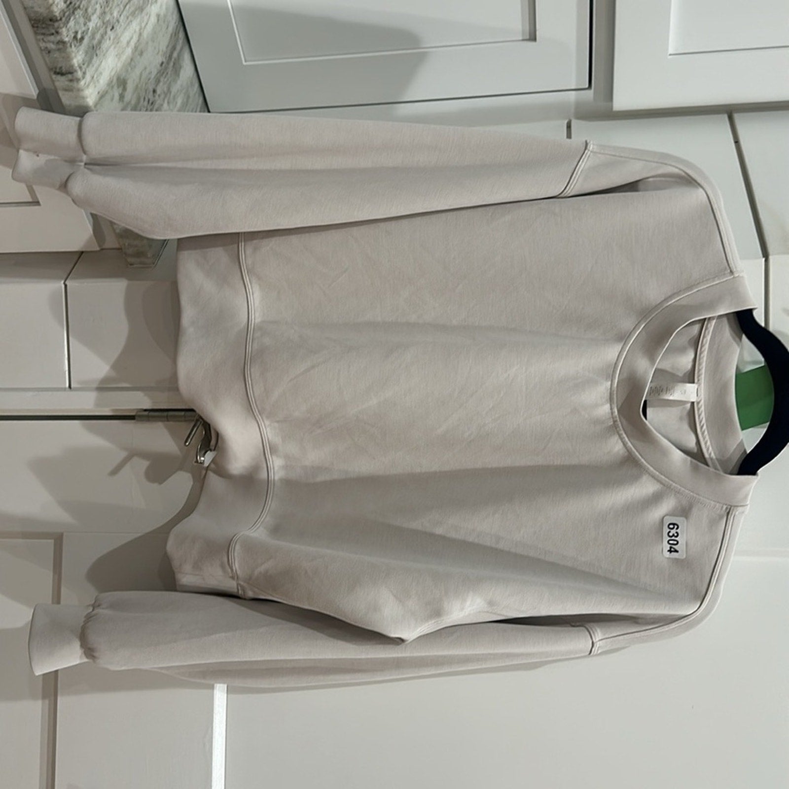 (6304) LULULEMON Perfectly Oversized Cropped Crew *Softstreme™ White Opal Sz 6