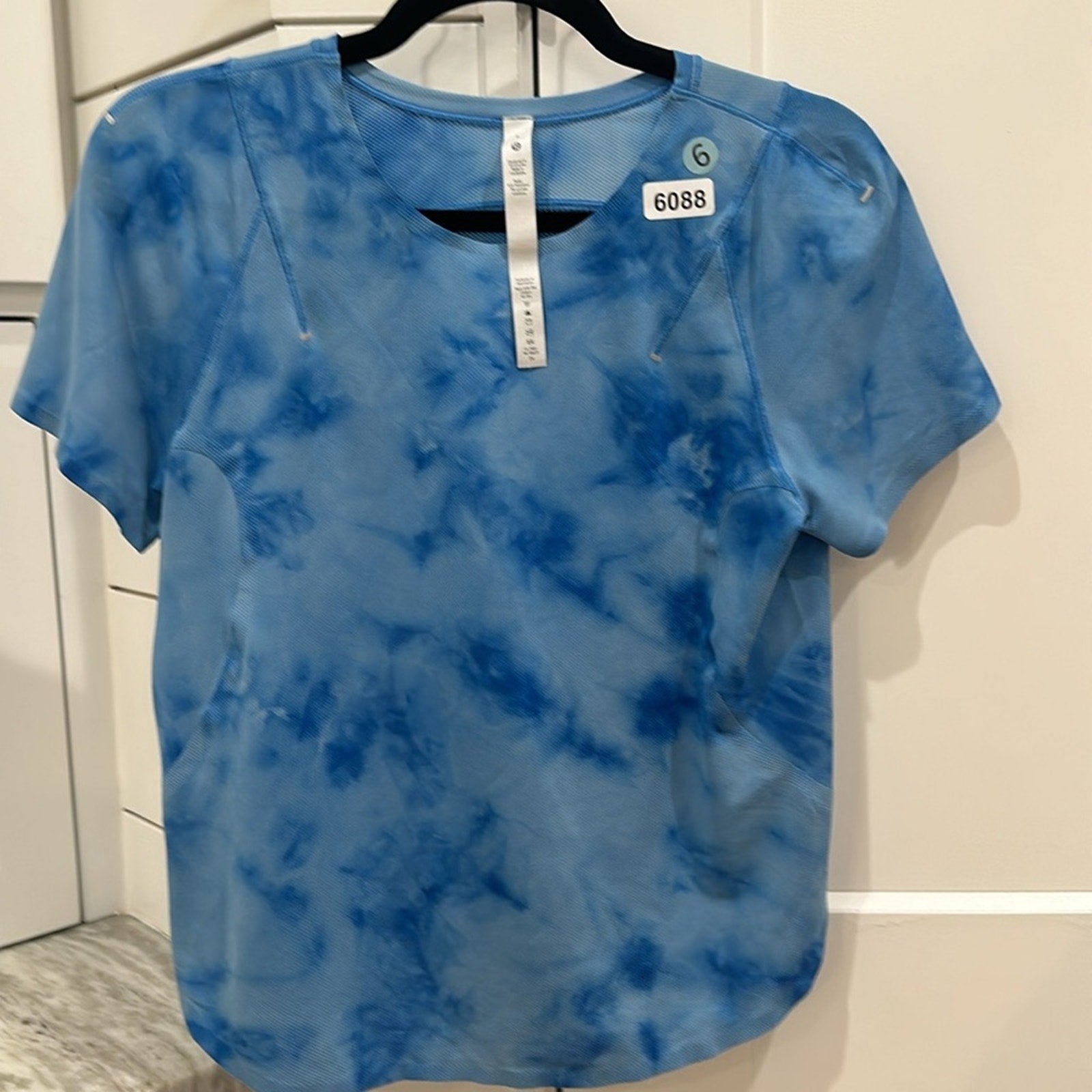 (6088)  🍋 LULULEMON Lightweight Run Kit Short Sleeve Sz 6 **LOVED