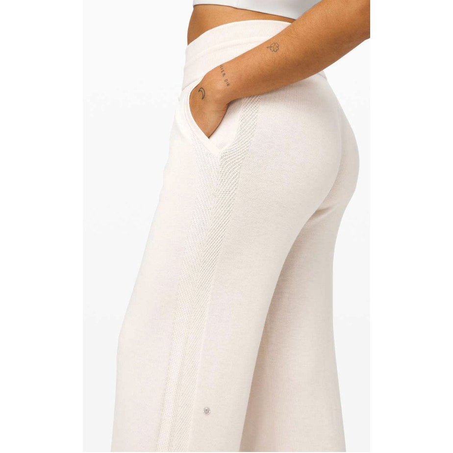 6684 LULULEMON In The Comfort Zone Pant Light Ivory Sz 10 *FLAW *CASHMERE