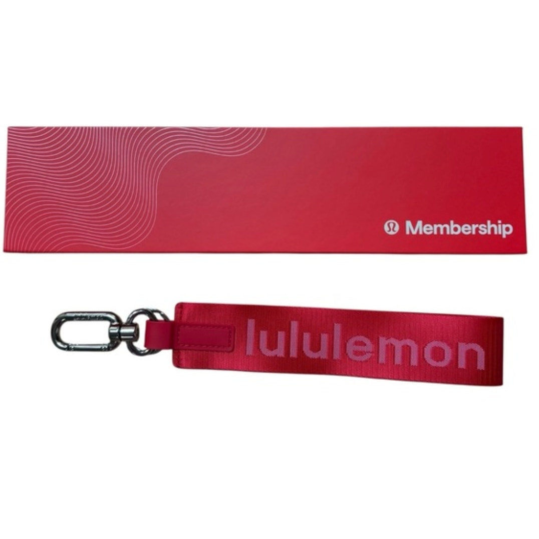 0271 NWT Lululemon Never Lost Keychain- MEMBERSHIP ONLY EDITION *RARE