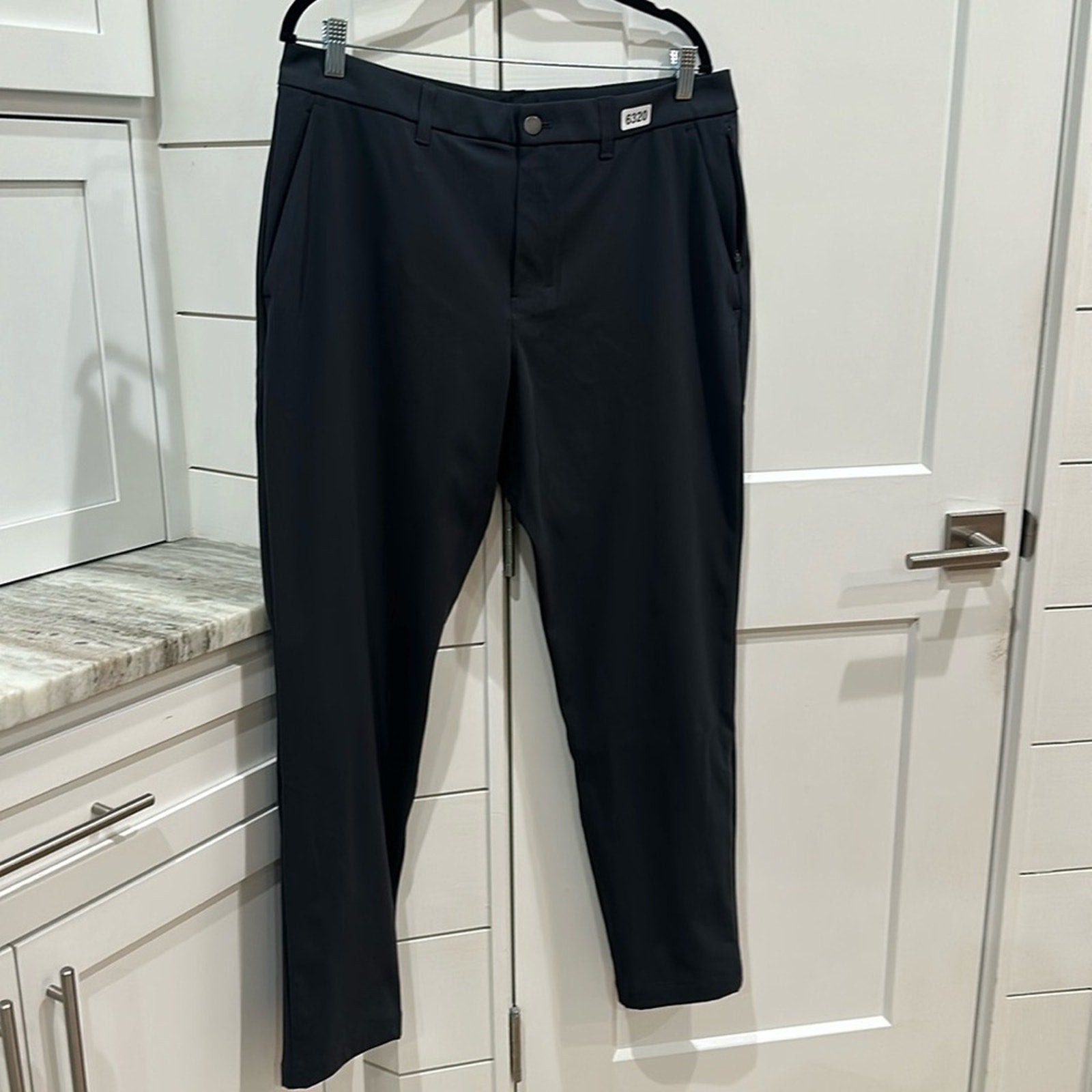 (6320) LULULEMON Commission Pant Slim 30"L *Warpstreme Sz 36W in NAVY *SOME WEAR